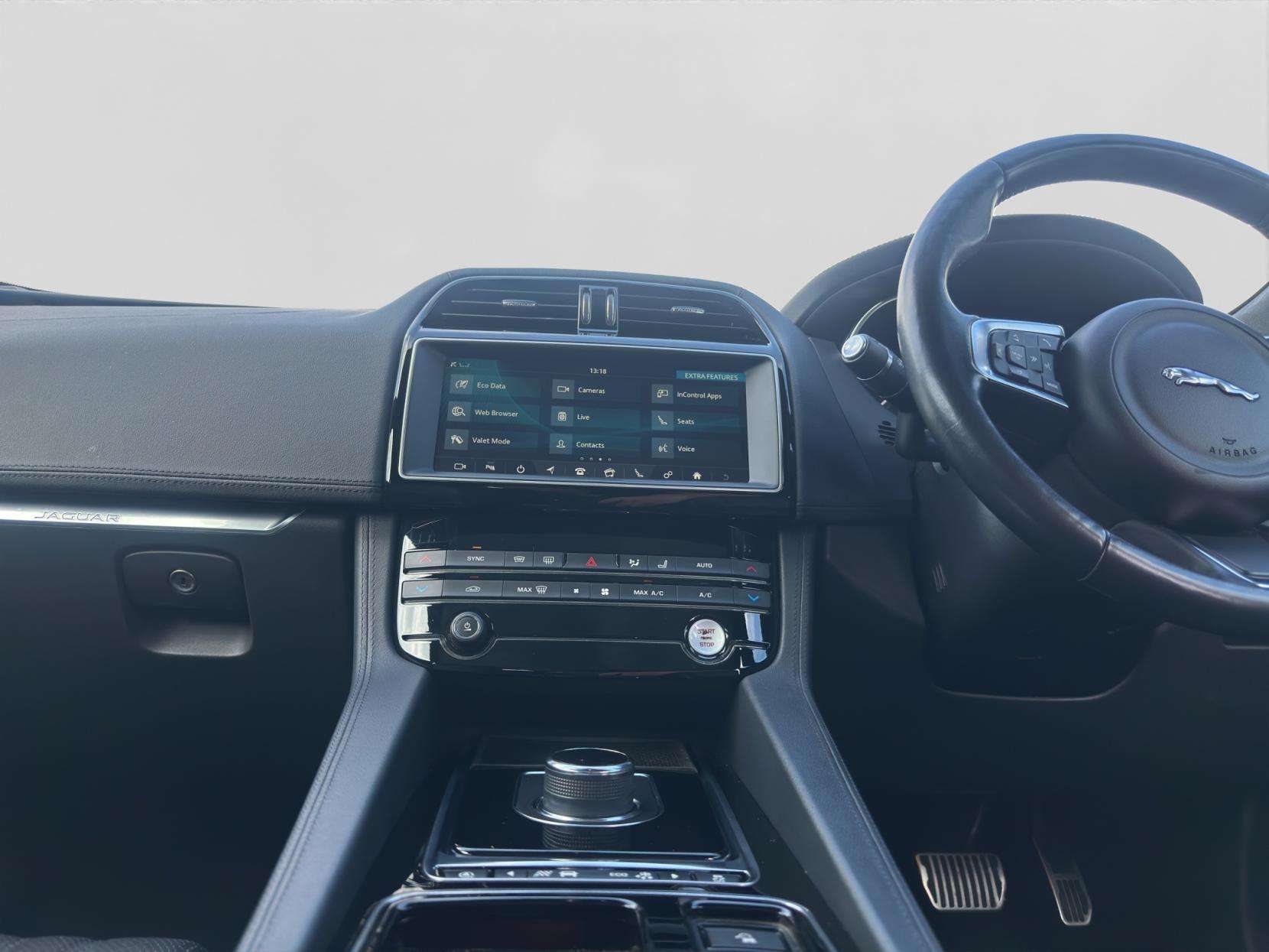 2018 JAGUAR F-PACE 2018 JAGUAR F-PACE