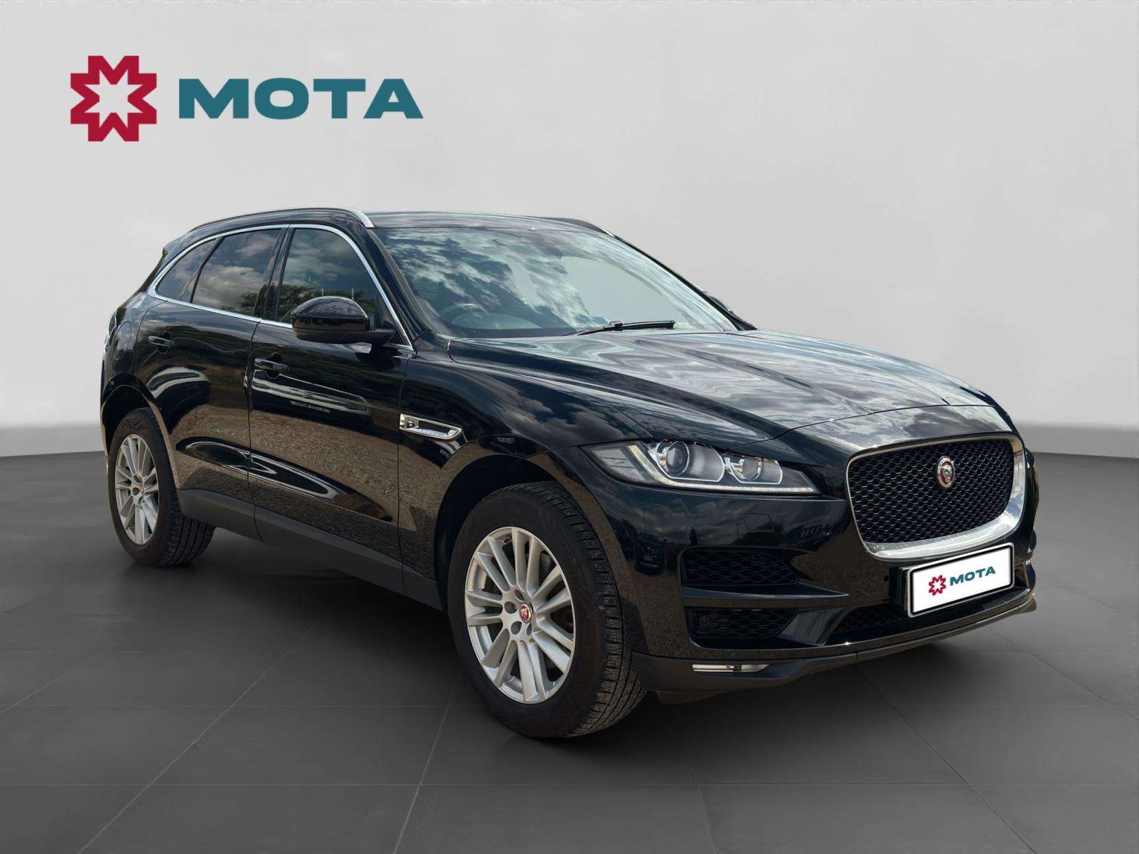 A 2018 JAGUAR F-PACE 2.0 P300 Portfolio SUV 5dr Petrol Auto AWD Euro 6 (s/s) (300 ps) A 2018 JAGUAR F-PACE 2.0 P300 Portfolio SUV 5dr Petrol Auto AWD Euro 6 (s/s) (300 ps)