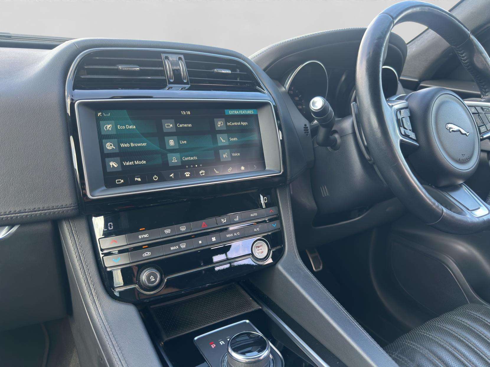 2018 JAGUAR F-PACE 2018 JAGUAR F-PACE