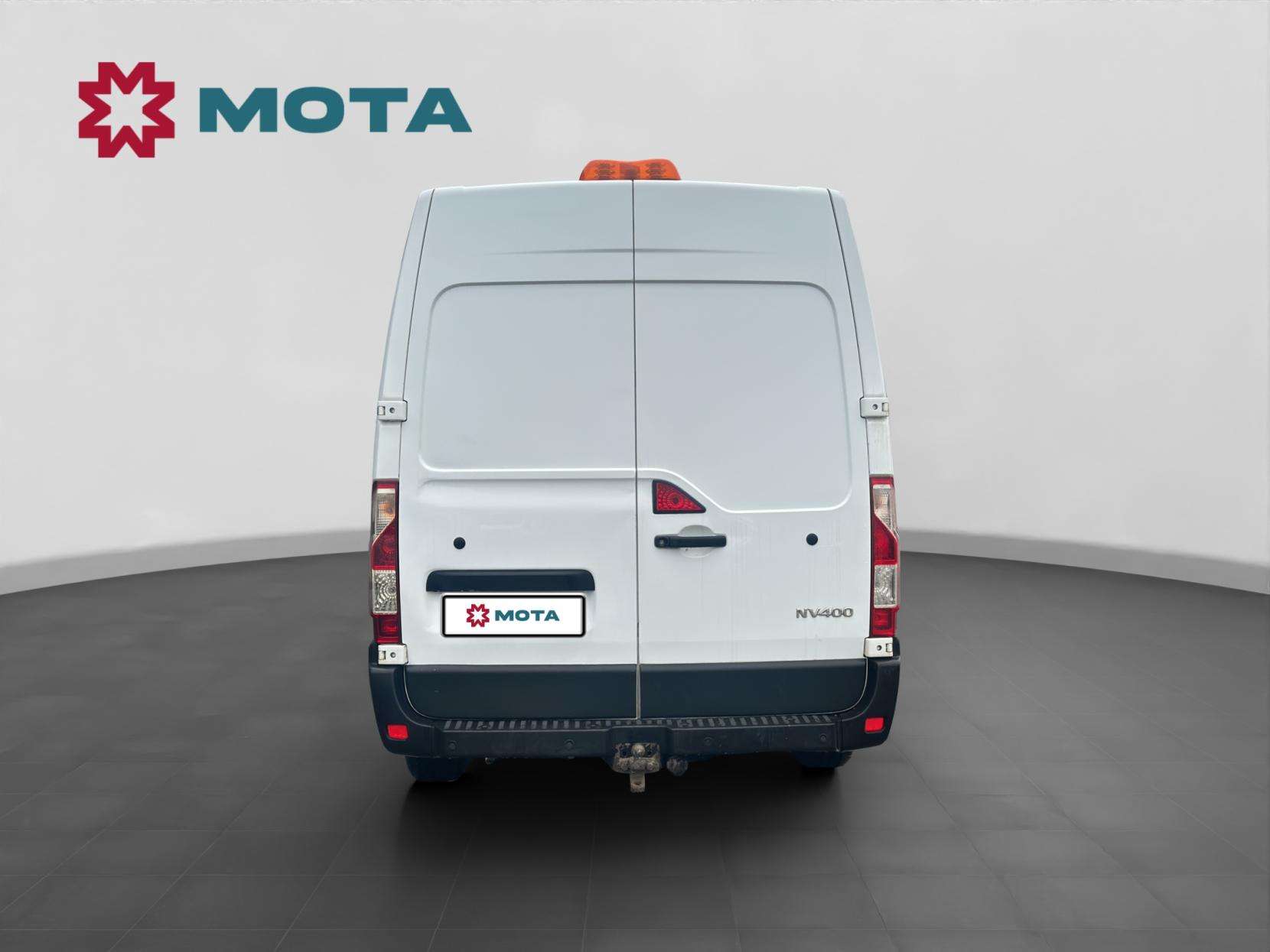 2021 NISSAN NV400 2021 NISSAN NV400