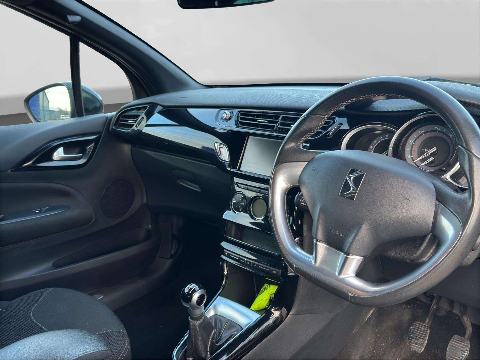 2017 DS AUTOMOBILES DS 3 2017 DS AUTOMOBILES DS 3