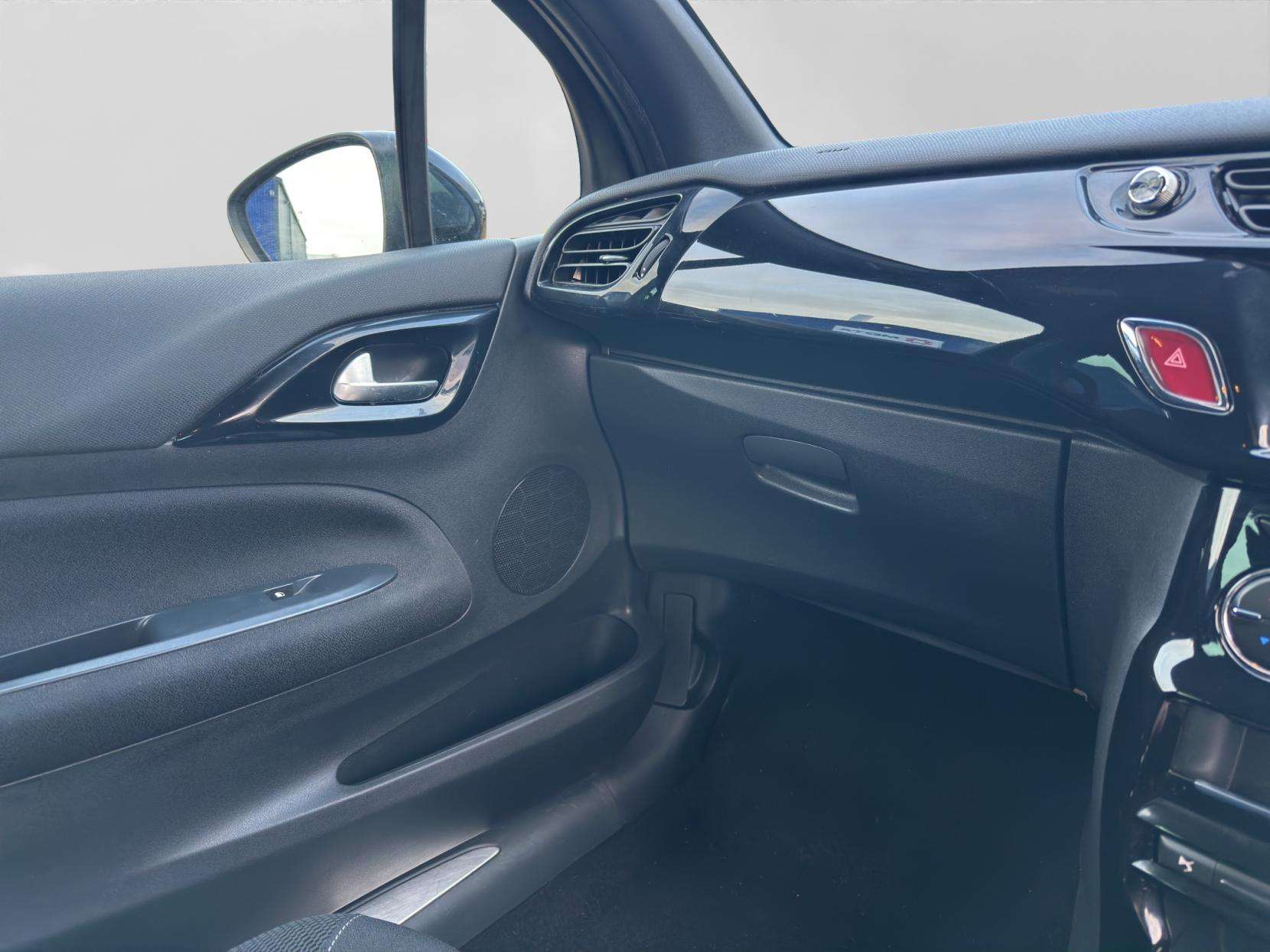 2017 DS AUTOMOBILES DS 3 2017 DS AUTOMOBILES DS 3