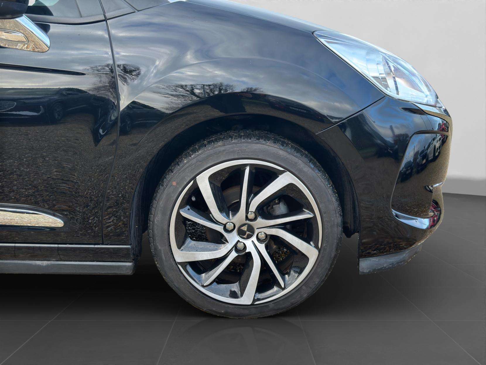 2017 DS AUTOMOBILES DS 3 2017 DS AUTOMOBILES DS 3