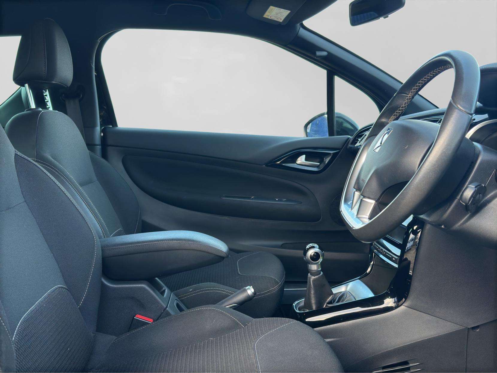 2017 DS AUTOMOBILES DS 3 2017 DS AUTOMOBILES DS 3