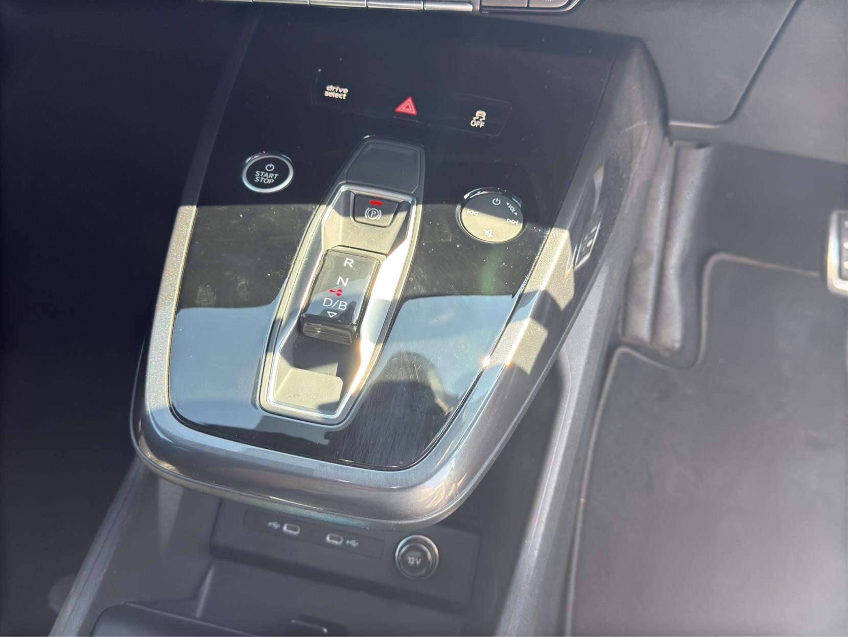 2021 AUDI Q4 E-TRON 2021 AUDI Q4 E-TRON