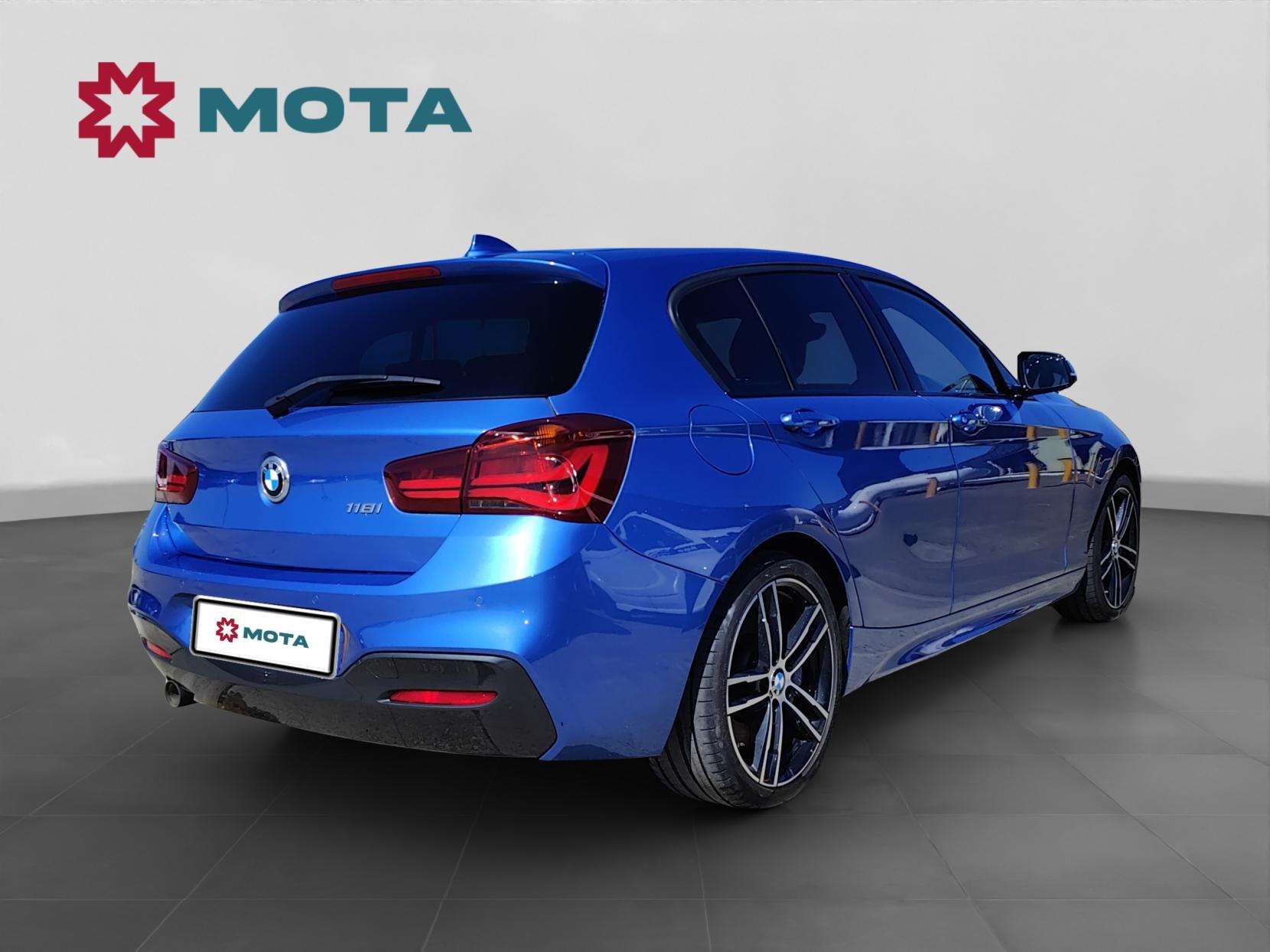 A 2019 BMW 1 SERIES 1.5 118i GPF M Sport Shadow Edition Hatchback 5dr Petrol Manual Euro 6 (s/s) (136 ps) A 2019 BMW 1 SERIES 1.5 118i GPF M Sport Shadow Edition Hatchback 5dr Petrol Manual Euro 6 (s/s) (136 ps)