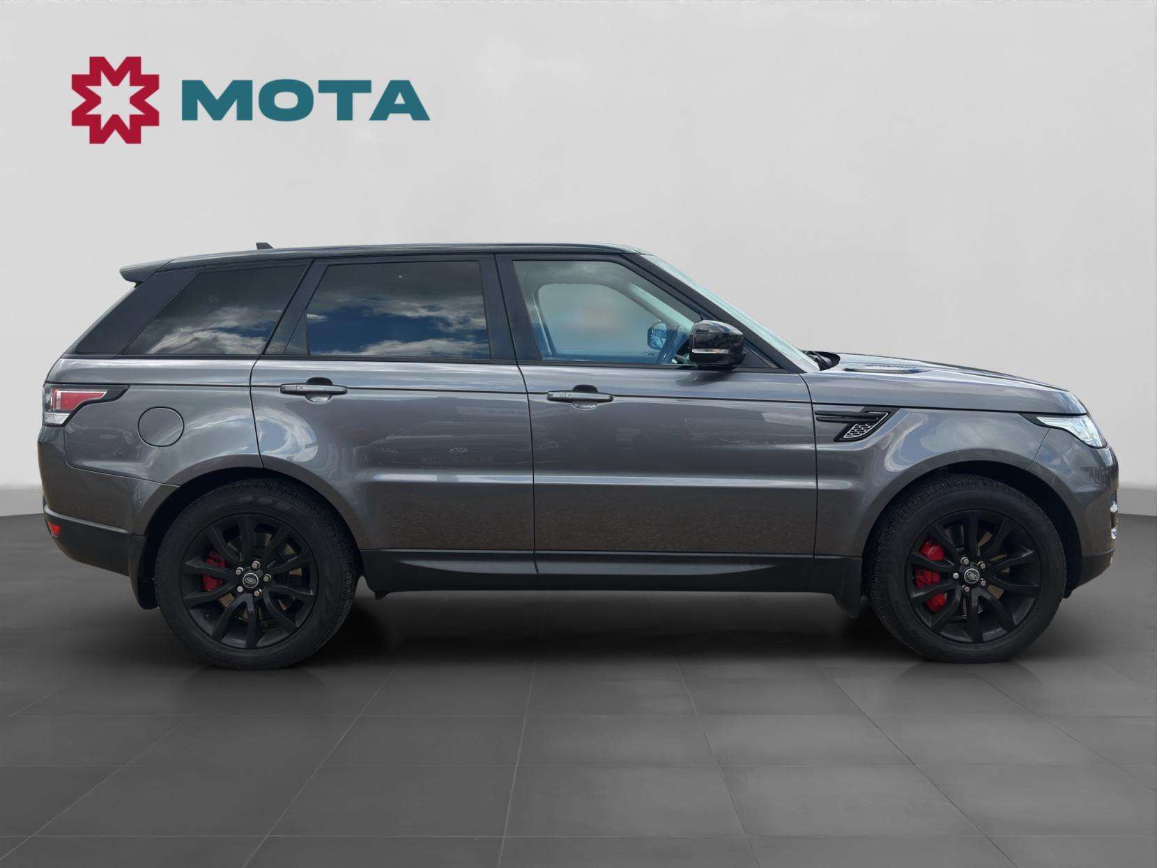 A 2015 LAND ROVER RANGE ROVER SPORT 3.0 SD V6 HSE SUV 5dr Diesel Auto 4WD Euro 5 (s/s) (306 ps) A 2015 LAND ROVER RANGE ROVER SPORT 3.0 SD V6 HSE SUV 5dr Diesel Auto 4WD Euro 5 (s/s) (306 ps)
