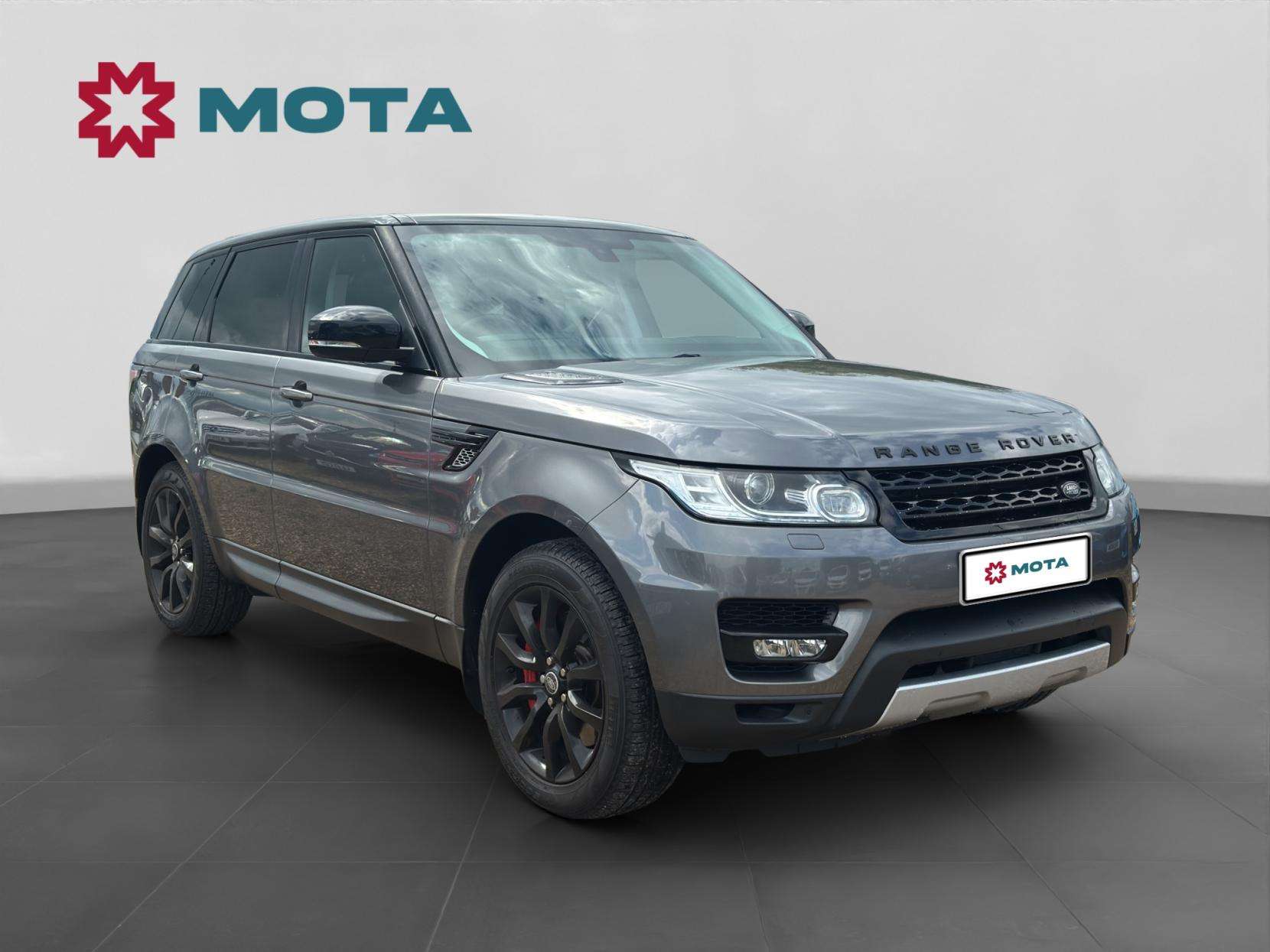 A 2015 LAND ROVER RANGE ROVER SPORT 3.0 SD V6 HSE SUV 5dr Diesel Auto 4WD Euro 5 (s/s) (306 ps) A 2015 LAND ROVER RANGE ROVER SPORT 3.0 SD V6 HSE SUV 5dr Diesel Auto 4WD Euro 5 (s/s) (306 ps)