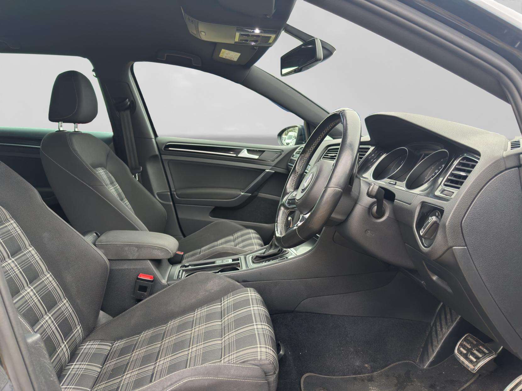 2016 VOLKSWAGEN GOLF 2016 VOLKSWAGEN GOLF