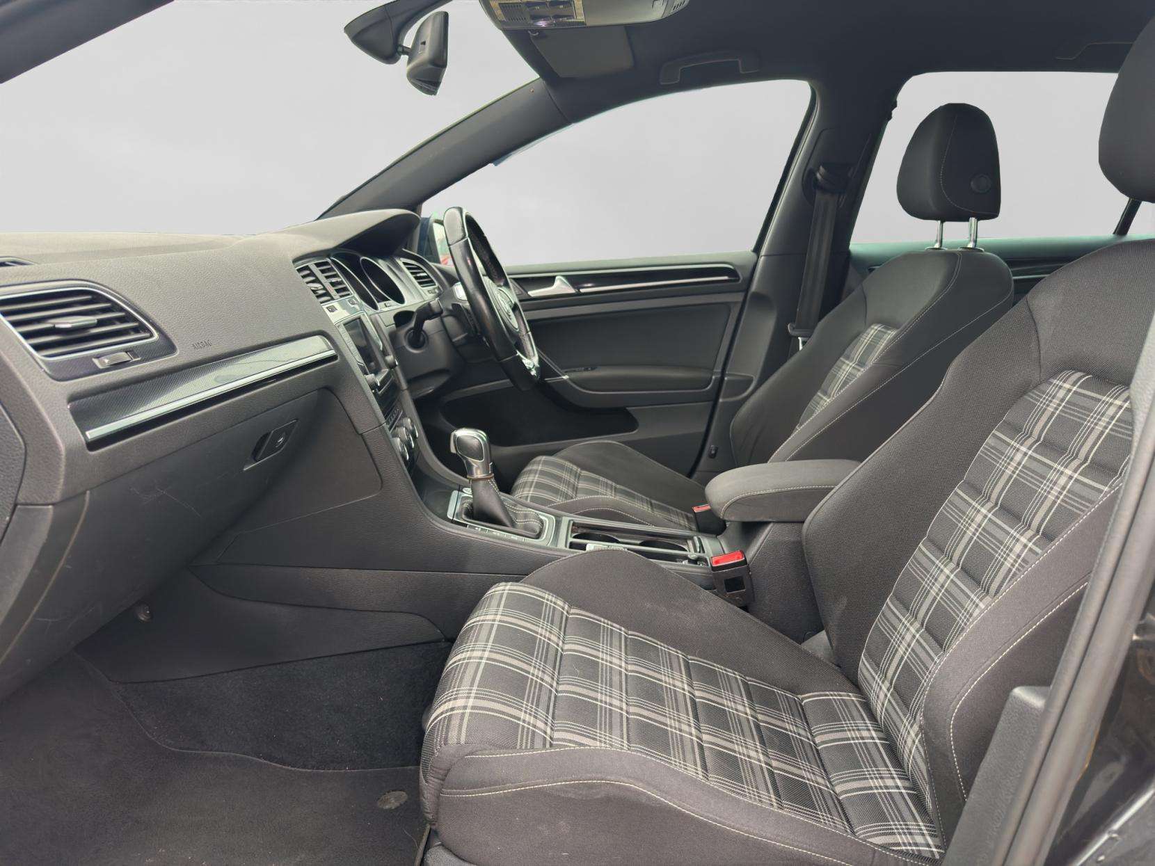 2016 VOLKSWAGEN GOLF 2016 VOLKSWAGEN GOLF