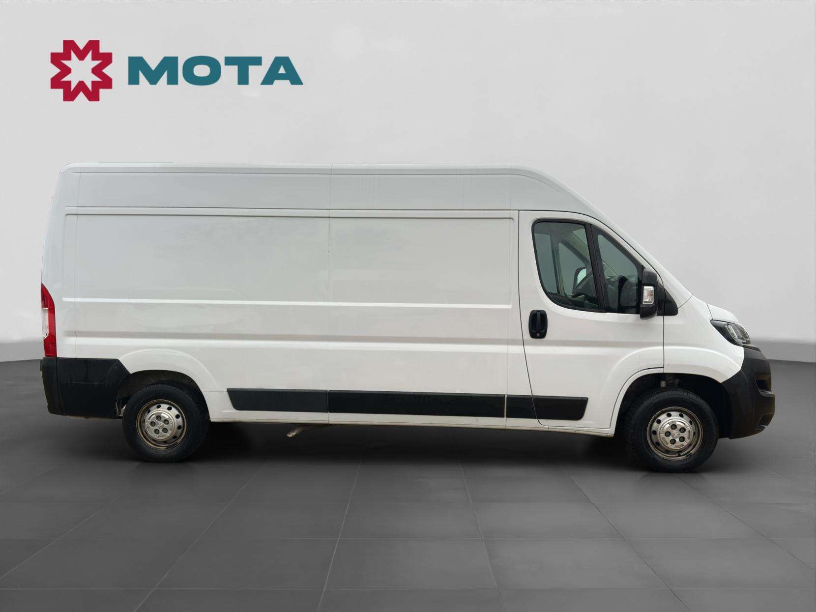 A 2022 PEUGEOT BOXER 2.2 BlueHDi 335 Professional Panel Van 5dr Diesel Manual L3 H2 Euro 6 (s/s) (140 ps) A 2022 PEUGEOT BOXER 2.2 BlueHDi 335 Professional Panel Van 5dr Diesel Manual L3 H2 Euro 6 (s/s) (140 ps)