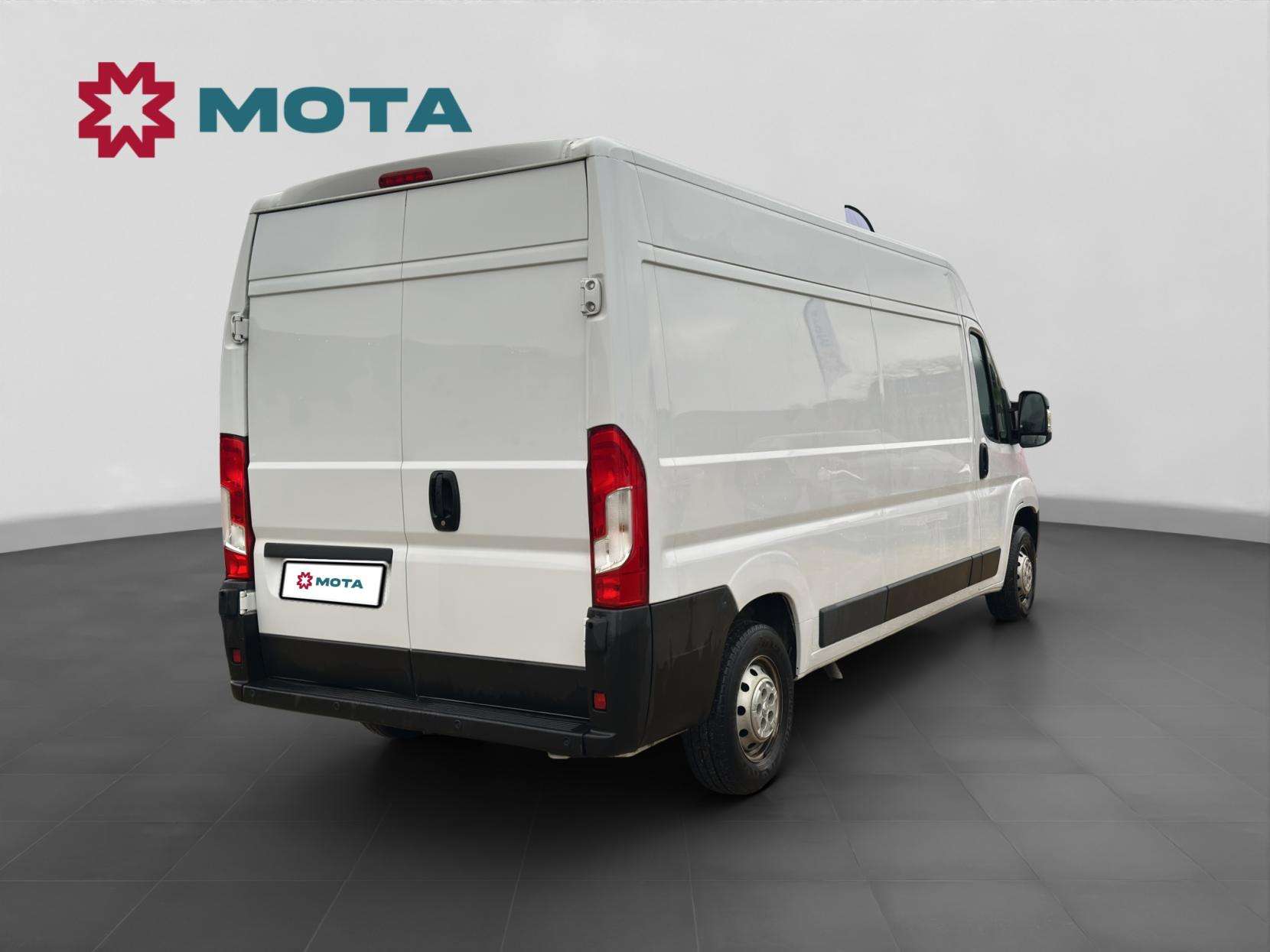 A 2022 PEUGEOT BOXER 2.2 BlueHDi 335 Professional Panel Van 5dr Diesel Manual L3 H2 Euro 6 (s/s) (140 ps) A 2022 PEUGEOT BOXER 2.2 BlueHDi 335 Professional Panel Van 5dr Diesel Manual L3 H2 Euro 6 (s/s) (140 ps)