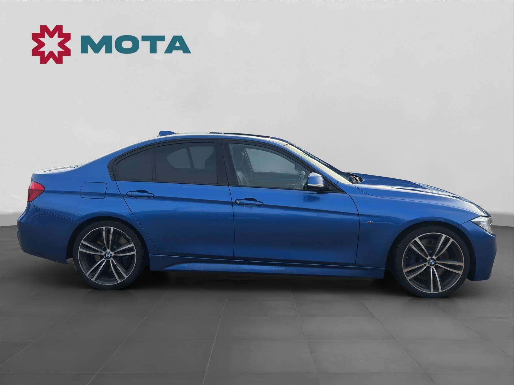 A 2017 BMW 3 SERIES 3.0 330d M Sport Saloon 4dr Diesel Auto Euro 6 (s/s) (258 ps) A 2017 BMW 3 SERIES 3.0 330d M Sport Saloon 4dr Diesel Auto Euro 6 (s/s) (258 ps)