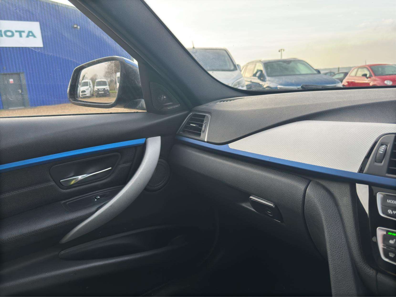 2017 BMW 3 SERIES 2017 BMW 3 SERIES