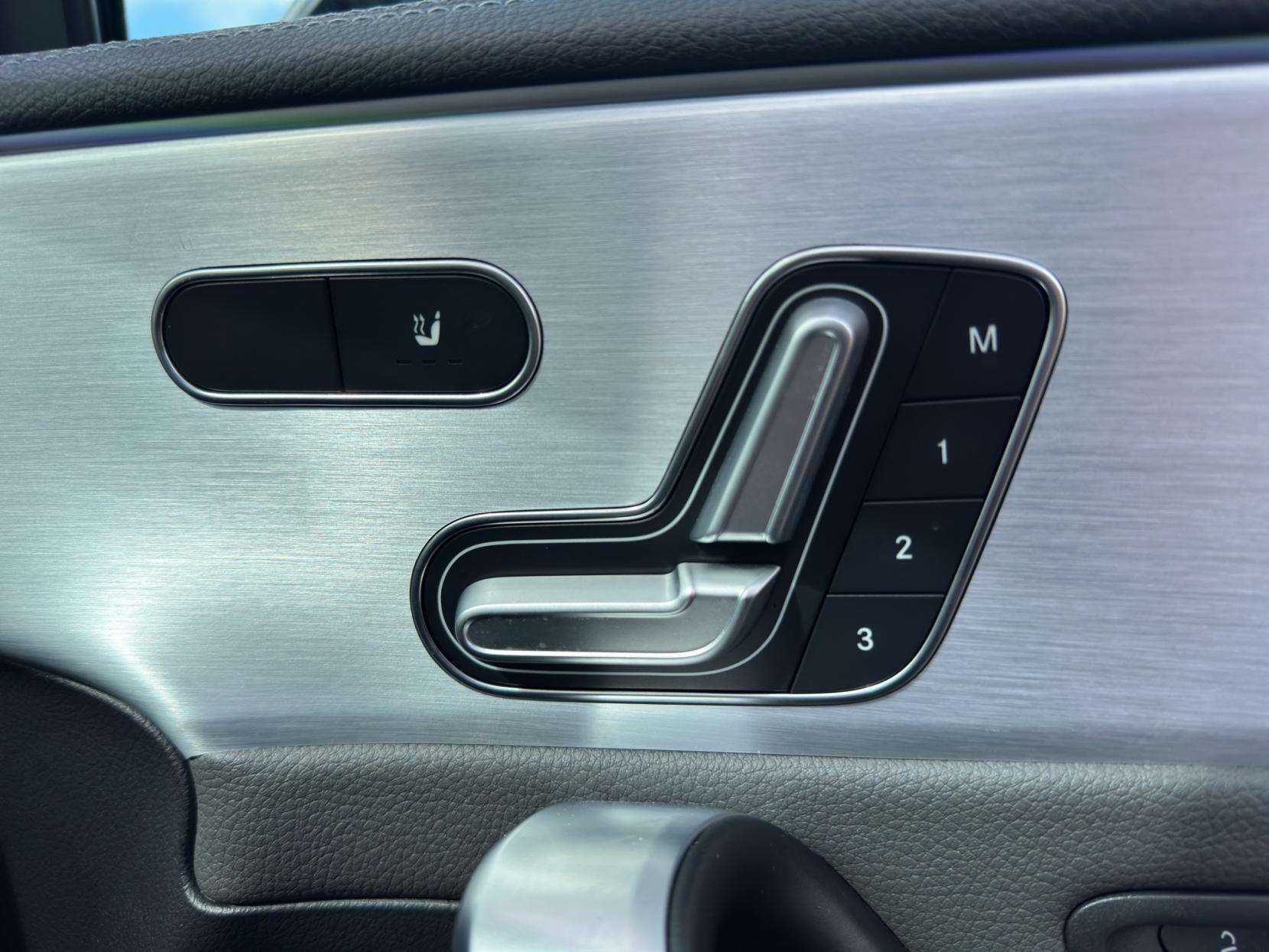 2021 MERCEDES-BENZ A CLASS 2021 MERCEDES-BENZ A CLASS