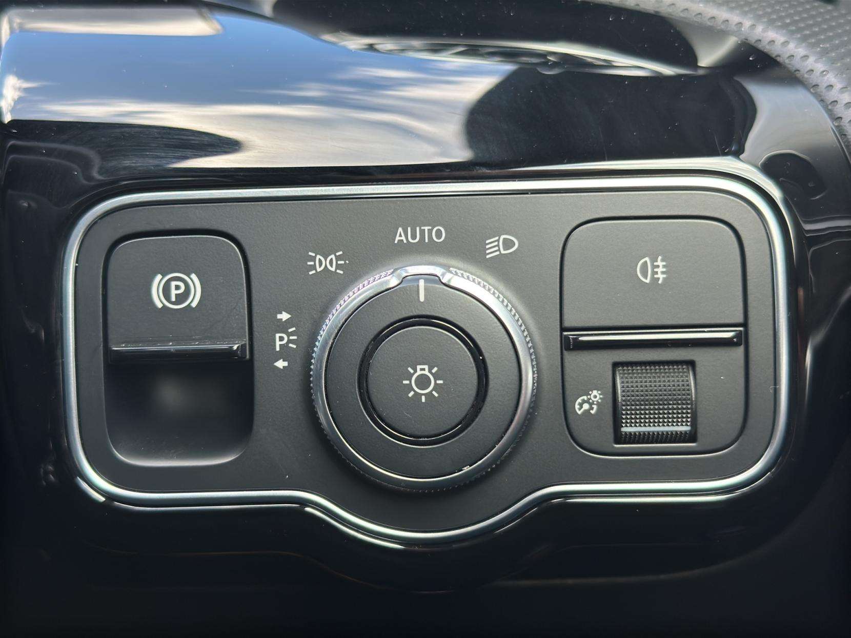 2021 MERCEDES-BENZ A CLASS 2021 MERCEDES-BENZ A CLASS