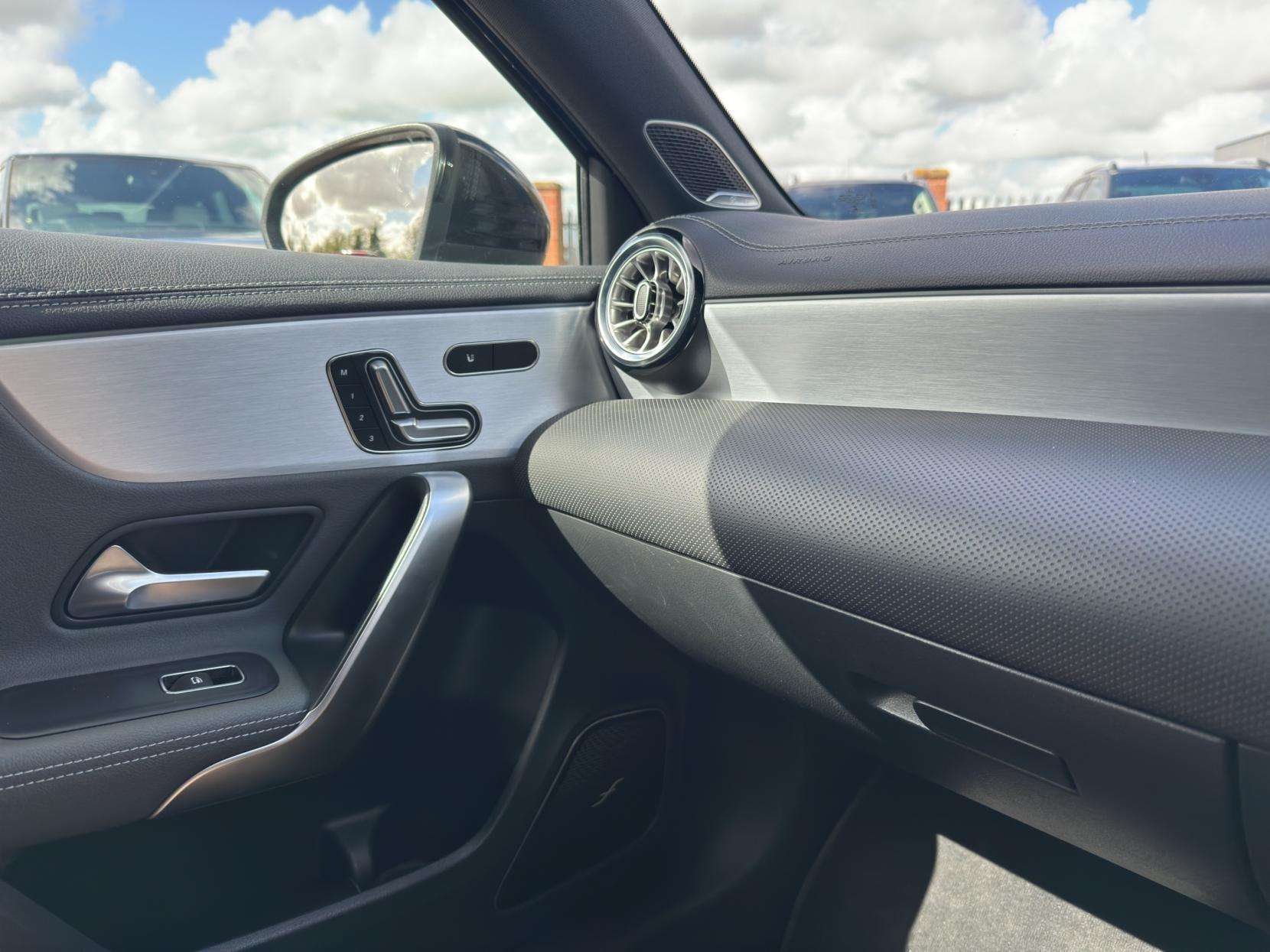 2021 MERCEDES-BENZ A CLASS 2021 MERCEDES-BENZ A CLASS