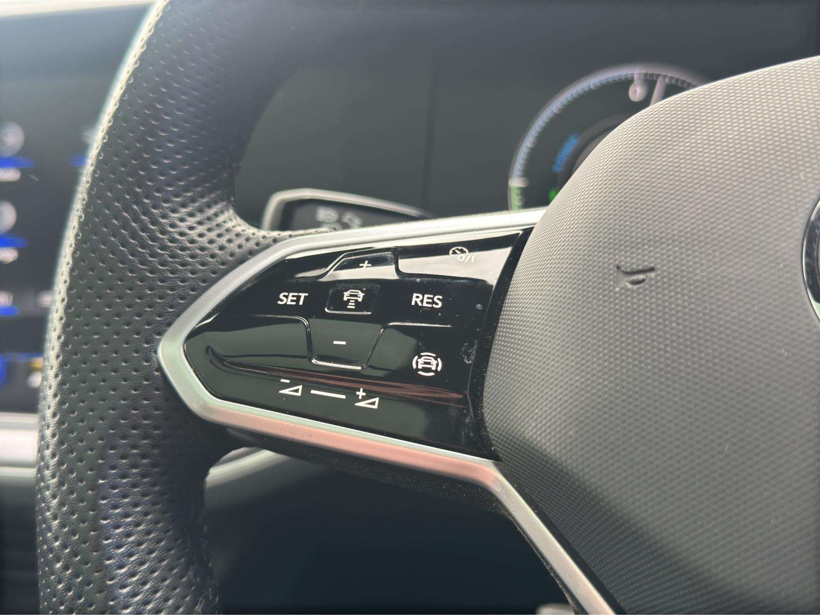 2023 VOLKSWAGEN TOUAREG 2023 VOLKSWAGEN TOUAREG