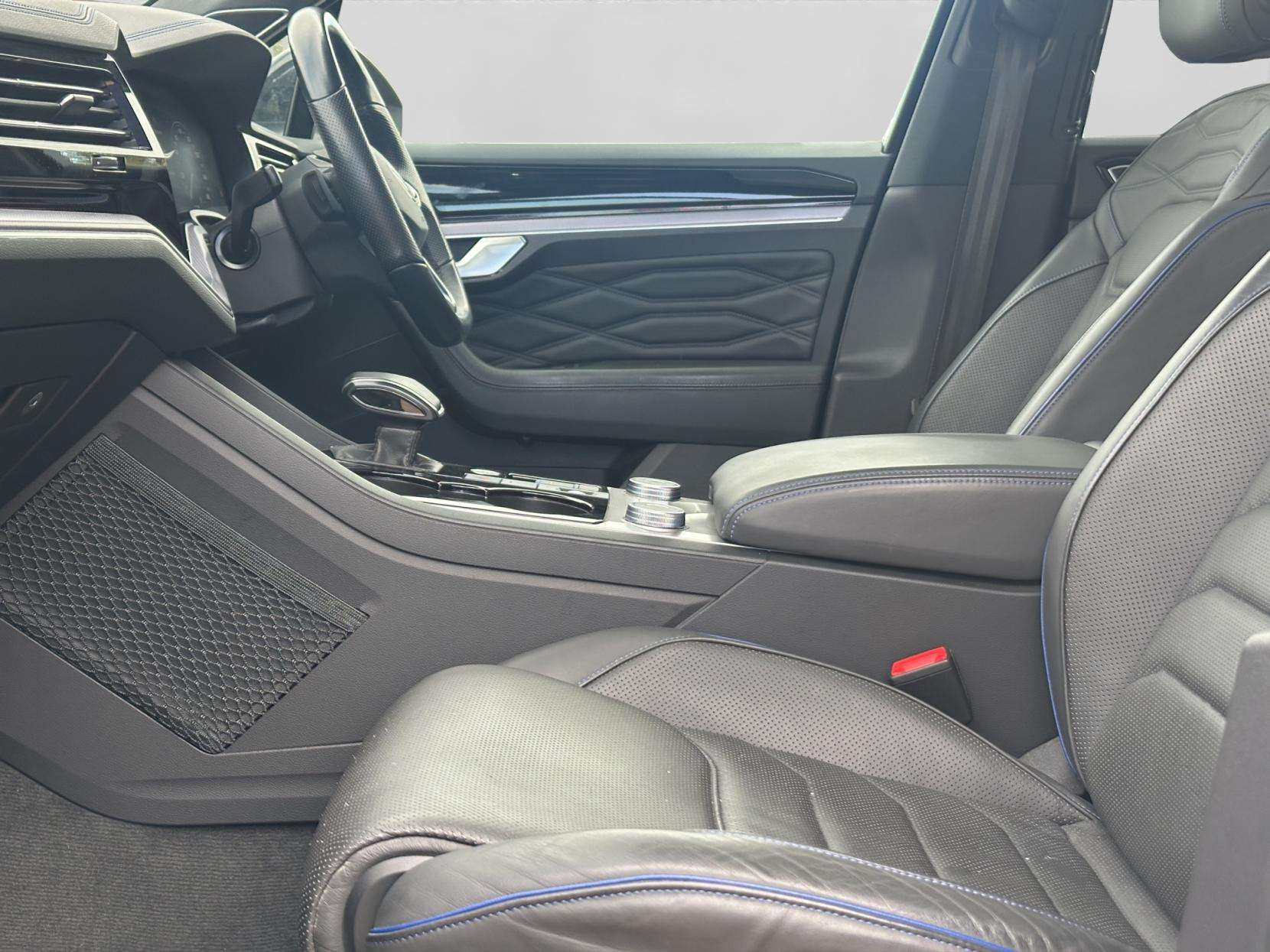 2023 VOLKSWAGEN TOUAREG 2023 VOLKSWAGEN TOUAREG