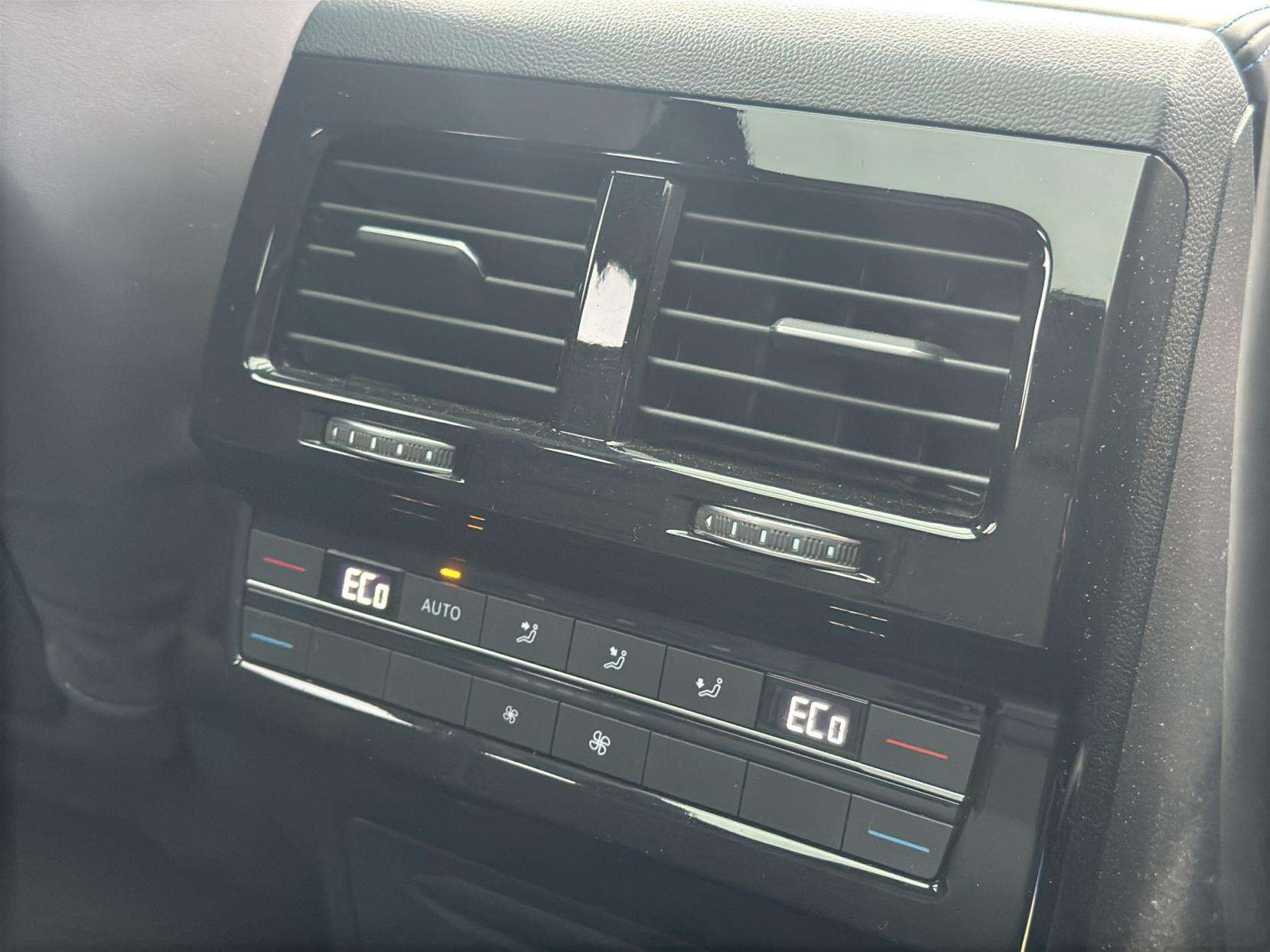 2023 VOLKSWAGEN TOUAREG 2023 VOLKSWAGEN TOUAREG