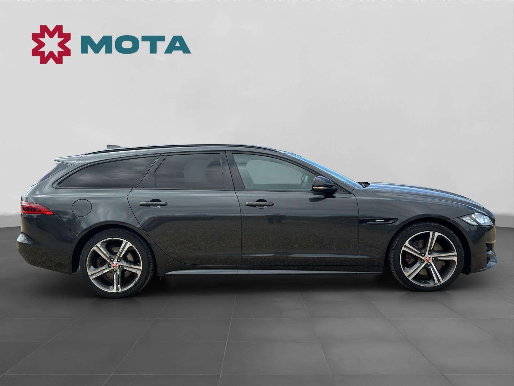 A 2019 JAGUAR XF 2.0d R-Sport Sportbrake 5dr Diesel Auto AWD Euro 6 (s/s) (180 ps) A 2019 JAGUAR XF 2.0d R-Sport Sportbrake 5dr Diesel Auto AWD Euro 6 (s/s) (180 ps)