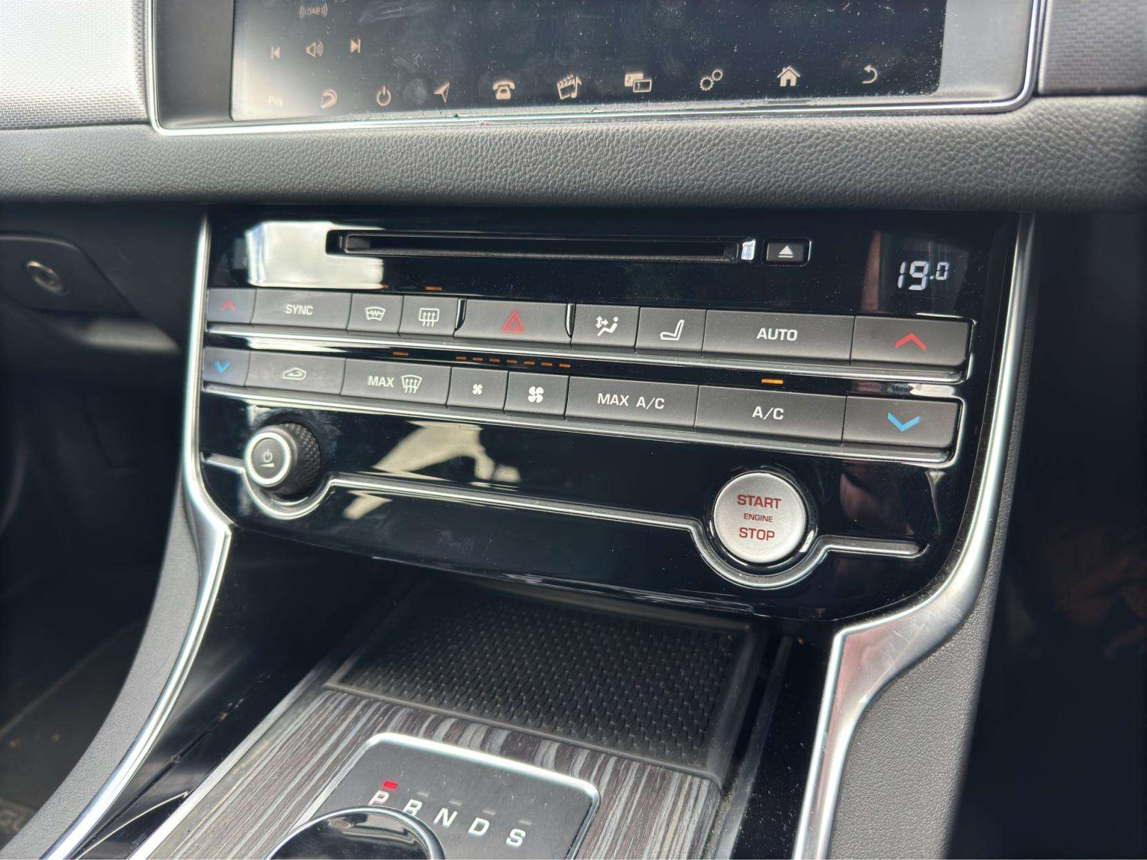 2019 JAGUAR XF 2019 JAGUAR XF