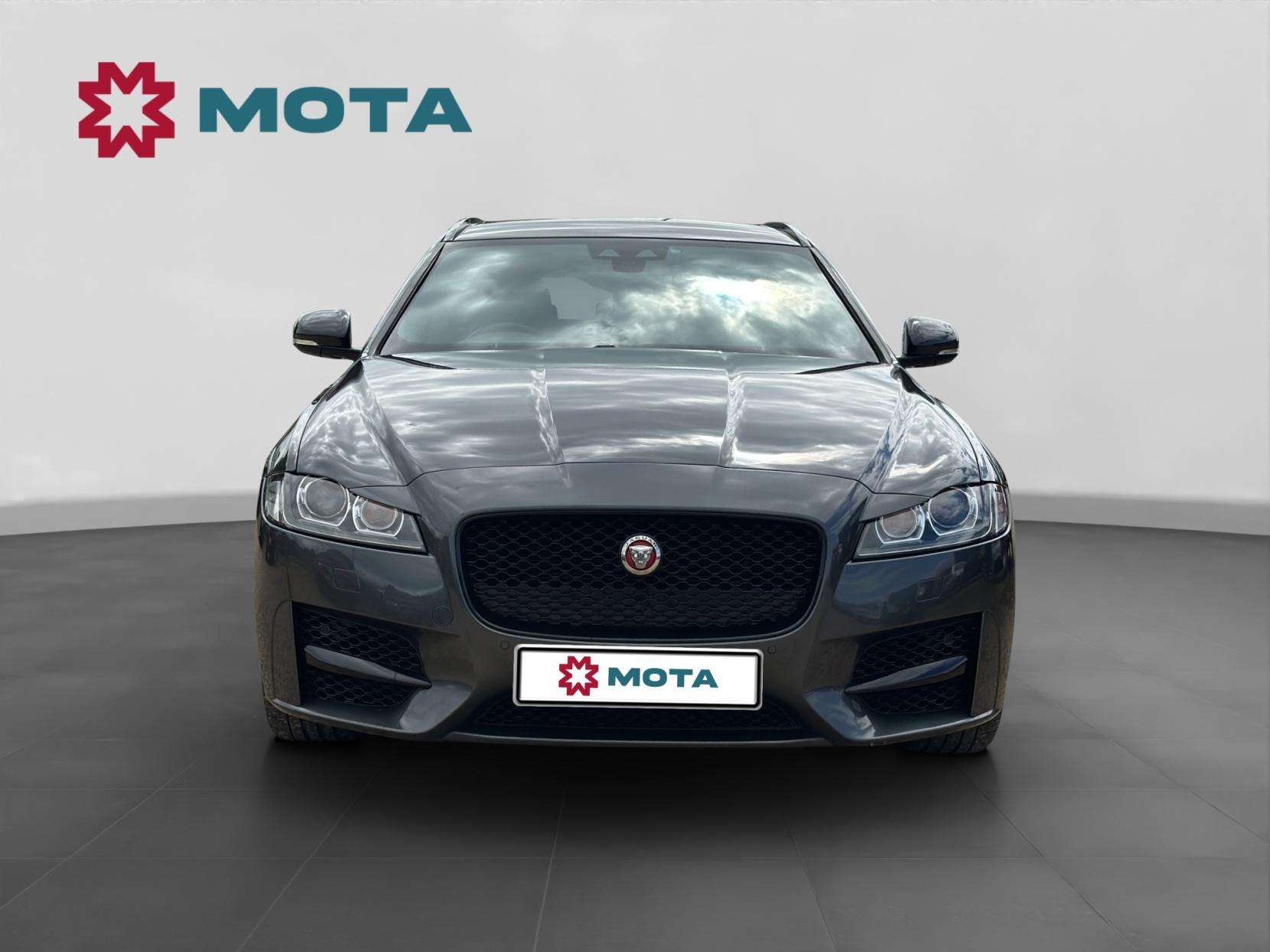 A 2019 JAGUAR XF 2.0d R-Sport Sportbrake 5dr Diesel Auto AWD Euro 6 (s/s) (180 ps) A 2019 JAGUAR XF 2.0d R-Sport Sportbrake 5dr Diesel Auto AWD Euro 6 (s/s) (180 ps)