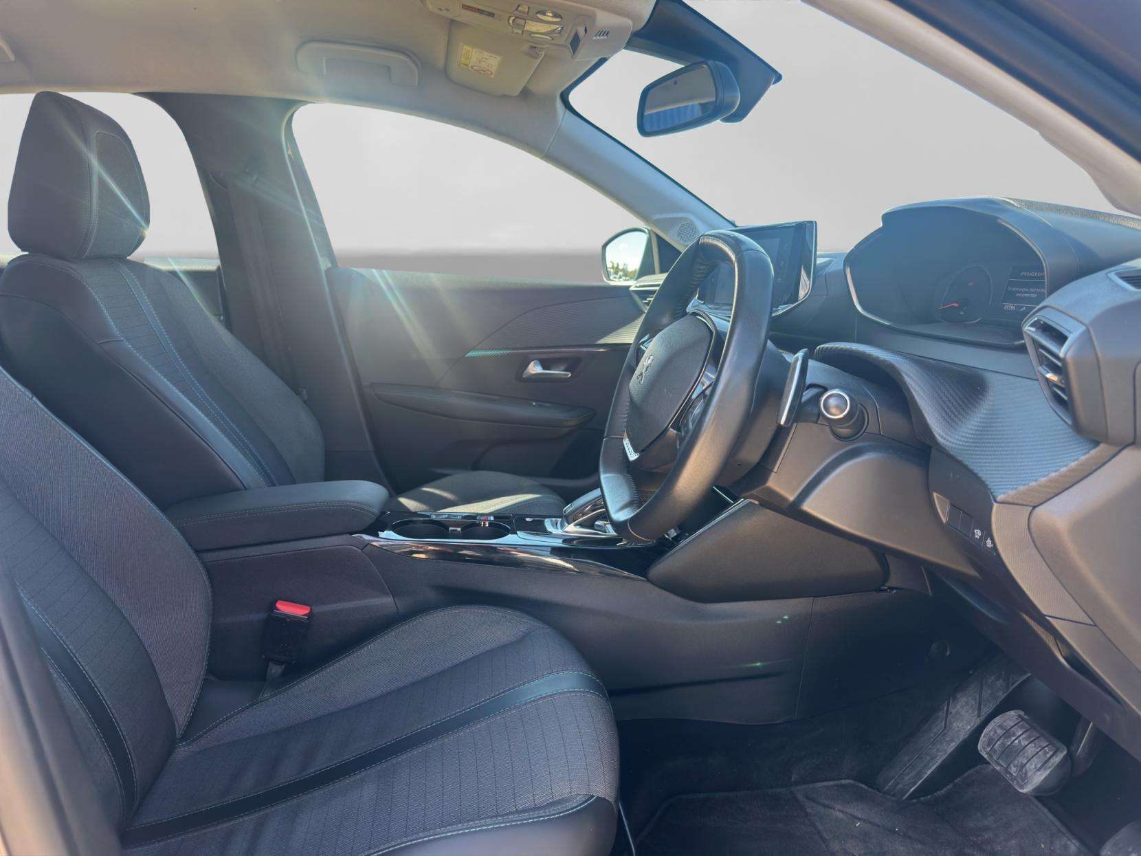 2021 PEUGEOT 208 2021 PEUGEOT 208