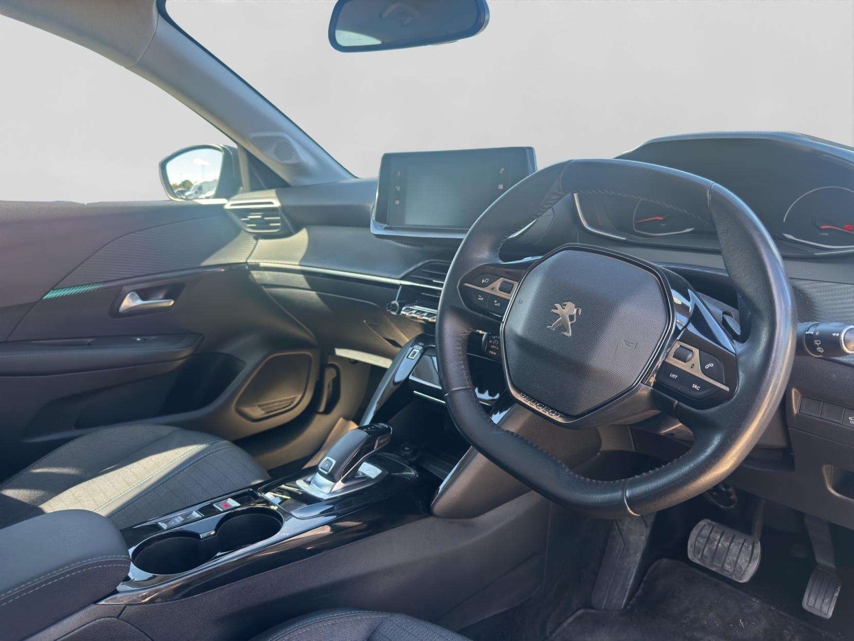 2021 PEUGEOT 208 2021 PEUGEOT 208