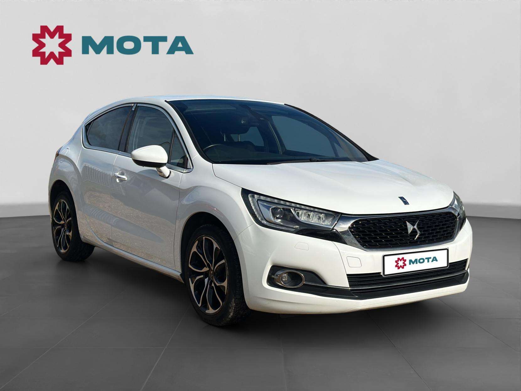 A 2016 DS AUTOMOBILES DS 4 1.6 BlueHDi Prestige Hatchback 5dr Diesel Manual Euro 6 (s/s) (120 ps) A 2016 DS AUTOMOBILES DS 4 1.6 BlueHDi Prestige Hatchback 5dr Diesel Manual Euro 6 (s/s) (120 ps)