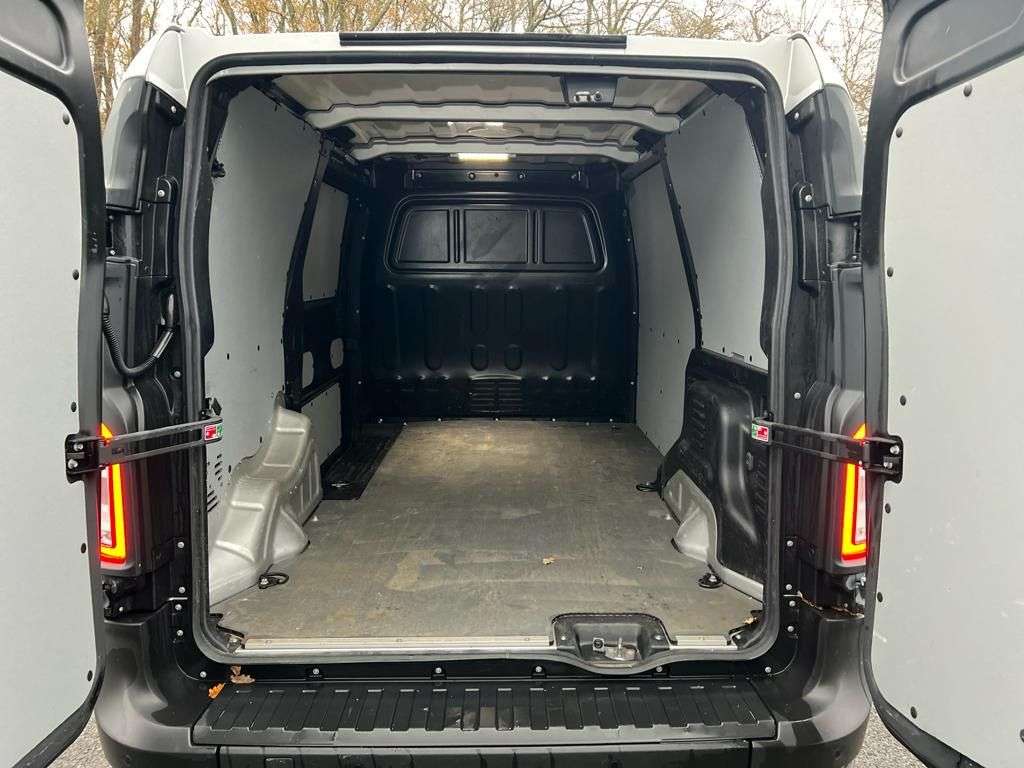 2021 LEVC VN5 2021 LEVC VN5