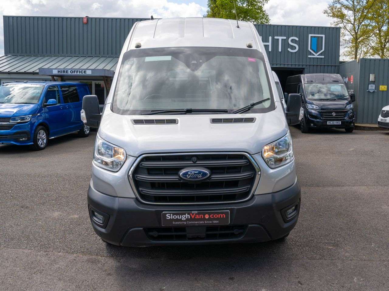A 2021 FORD TRANSIT 2.0 460 EcoBlue Leader Minibus Double Cab 5dr Diesel Manual RWD L4 High Roo A 2021 FORD TRANSIT 2.0 460 EcoBlue Leader Minibus Double Cab 5dr Diesel Manual RWD L4 High Roo