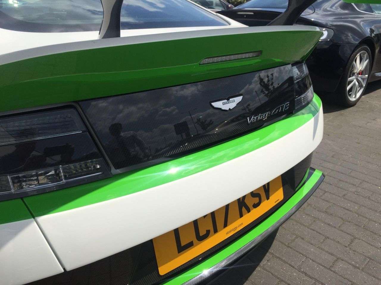 2017 ASTON MARTIN VANTAGE 2017 ASTON MARTIN VANTAGE