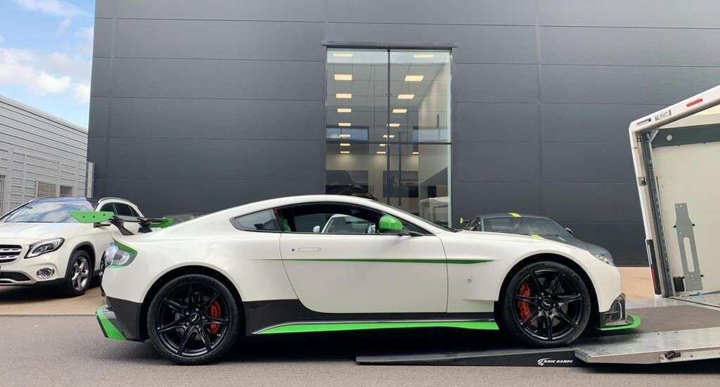 2017 ASTON MARTIN VANTAGE 2017 ASTON MARTIN VANTAGE