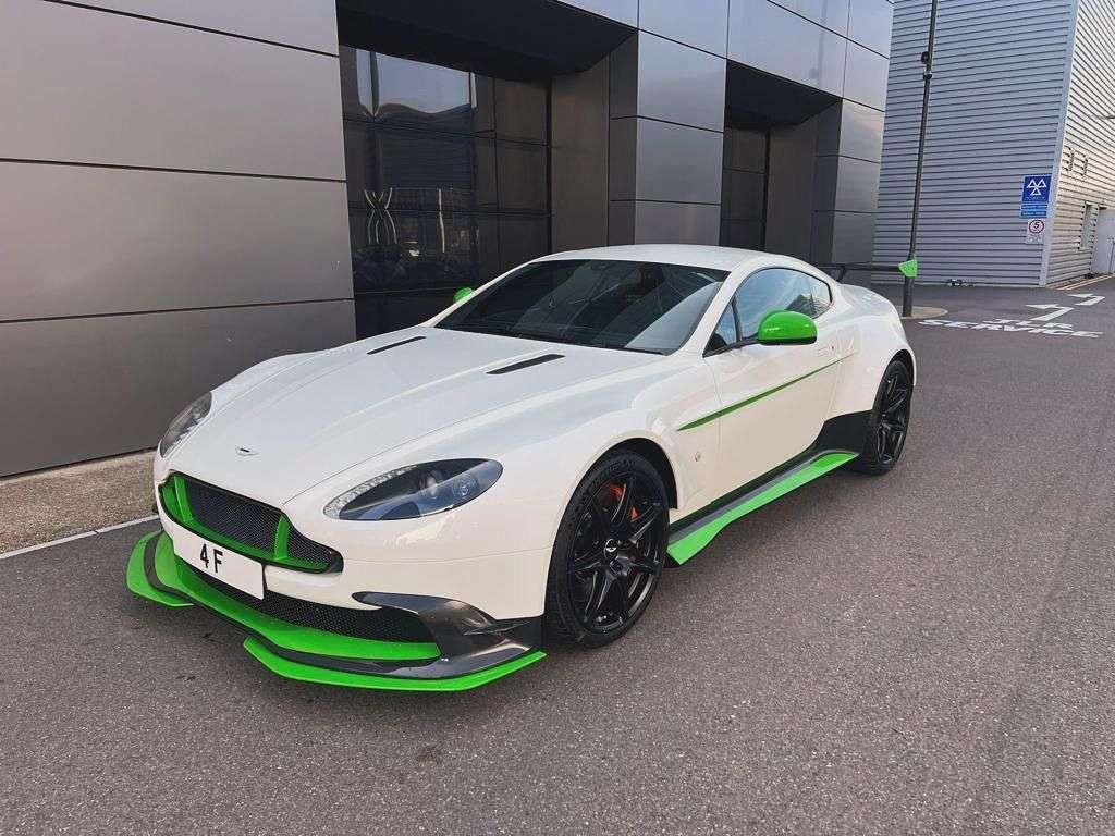 2017 ASTON MARTIN VANTAGE 2017 ASTON MARTIN VANTAGE