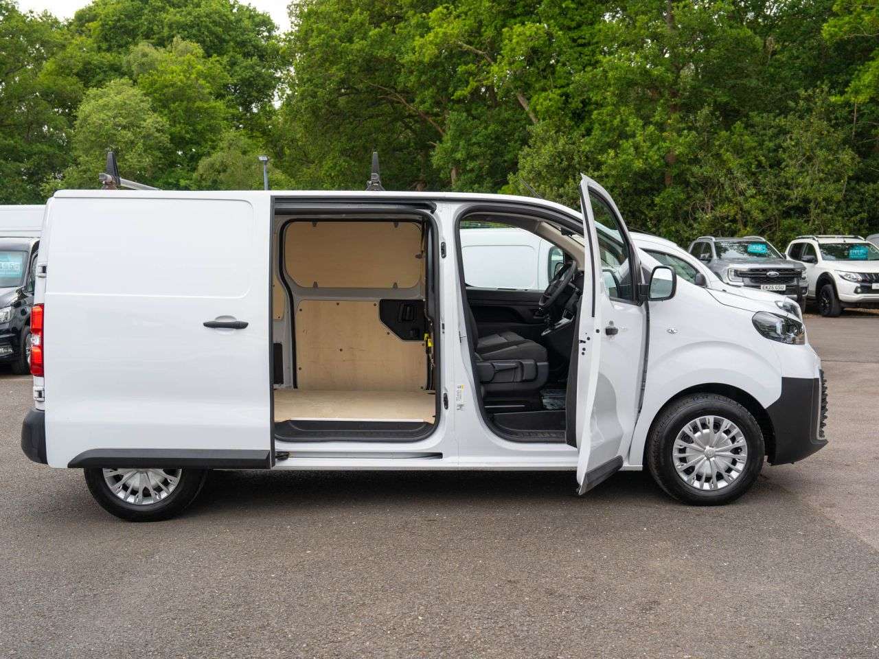 2024 TOYOTA PROACE 2024 TOYOTA PROACE