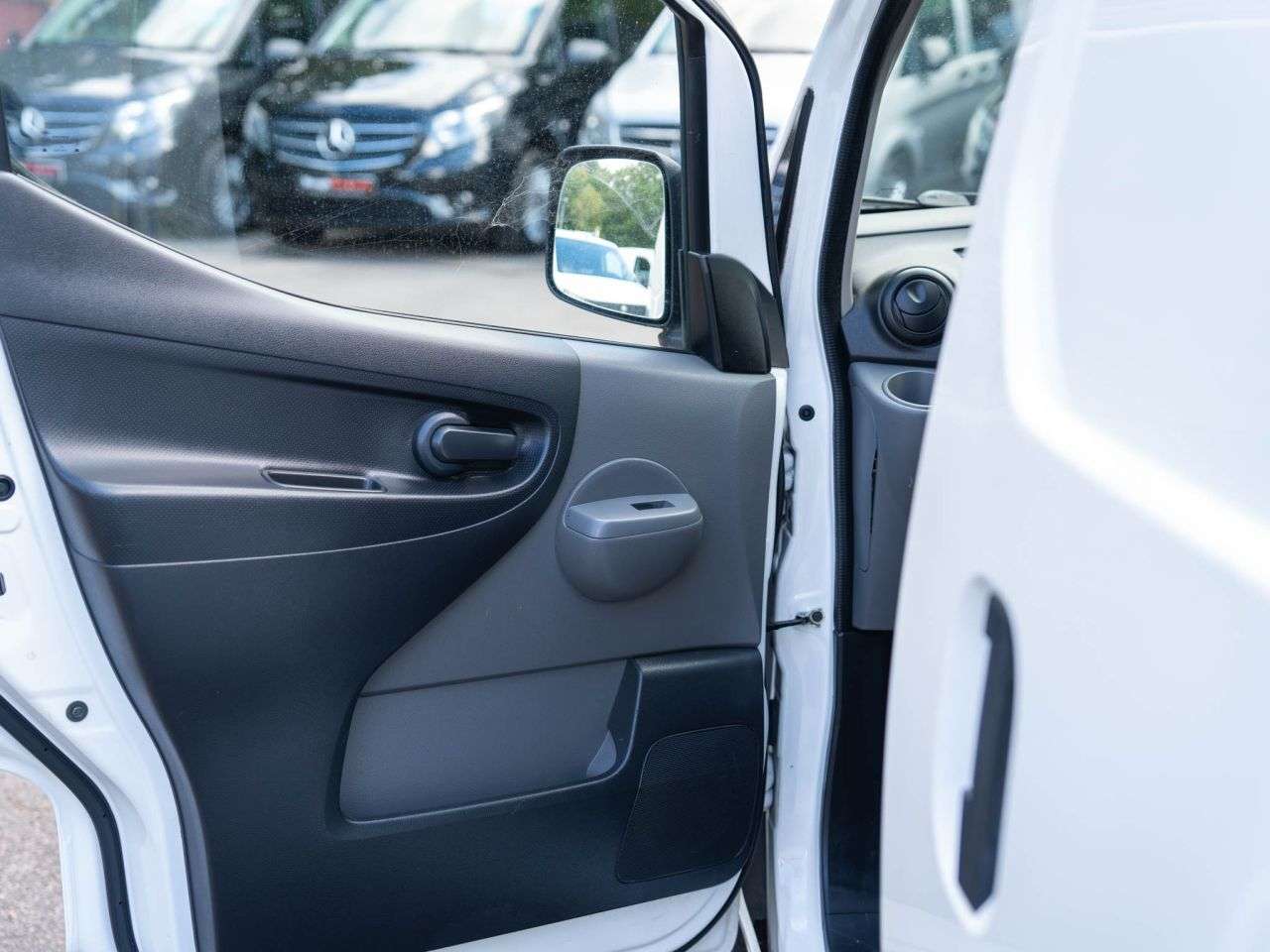 2017 NISSAN NV200 2017 NISSAN NV200