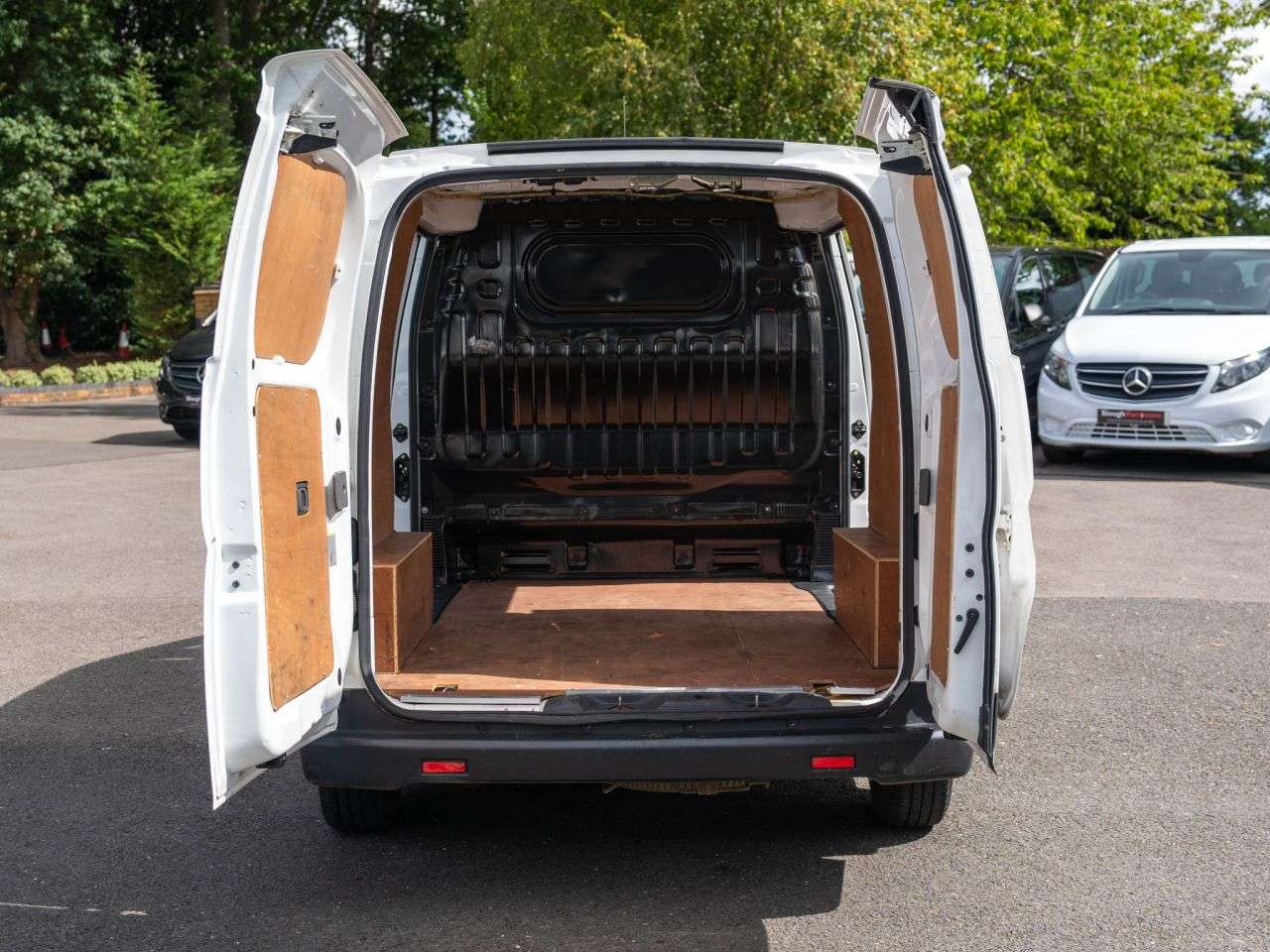 2017 NISSAN NV200 2017 NISSAN NV200