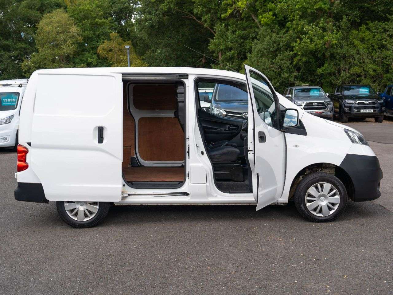 2017 NISSAN NV200 2017 NISSAN NV200