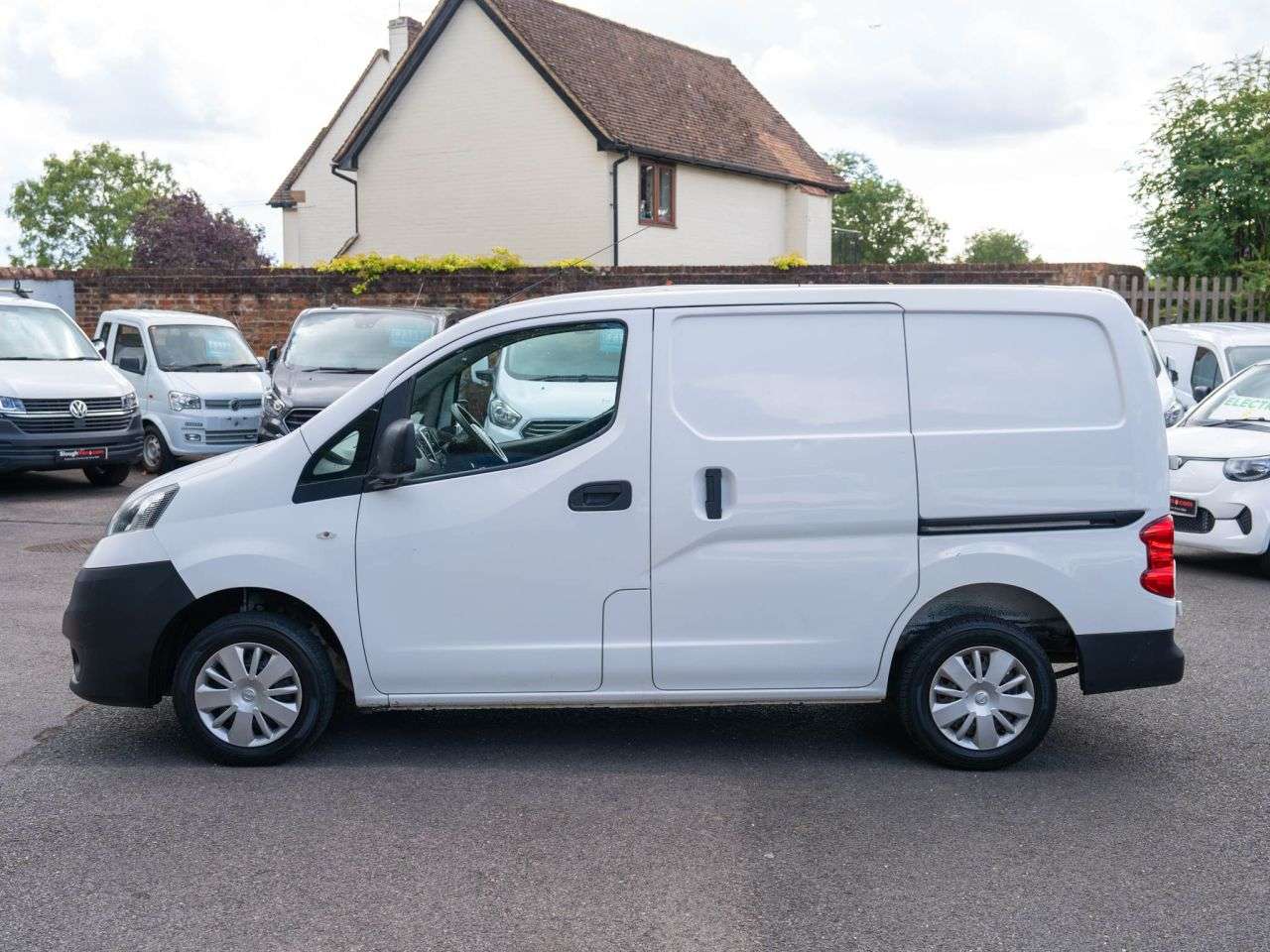 2017 NISSAN NV200 2017 NISSAN NV200