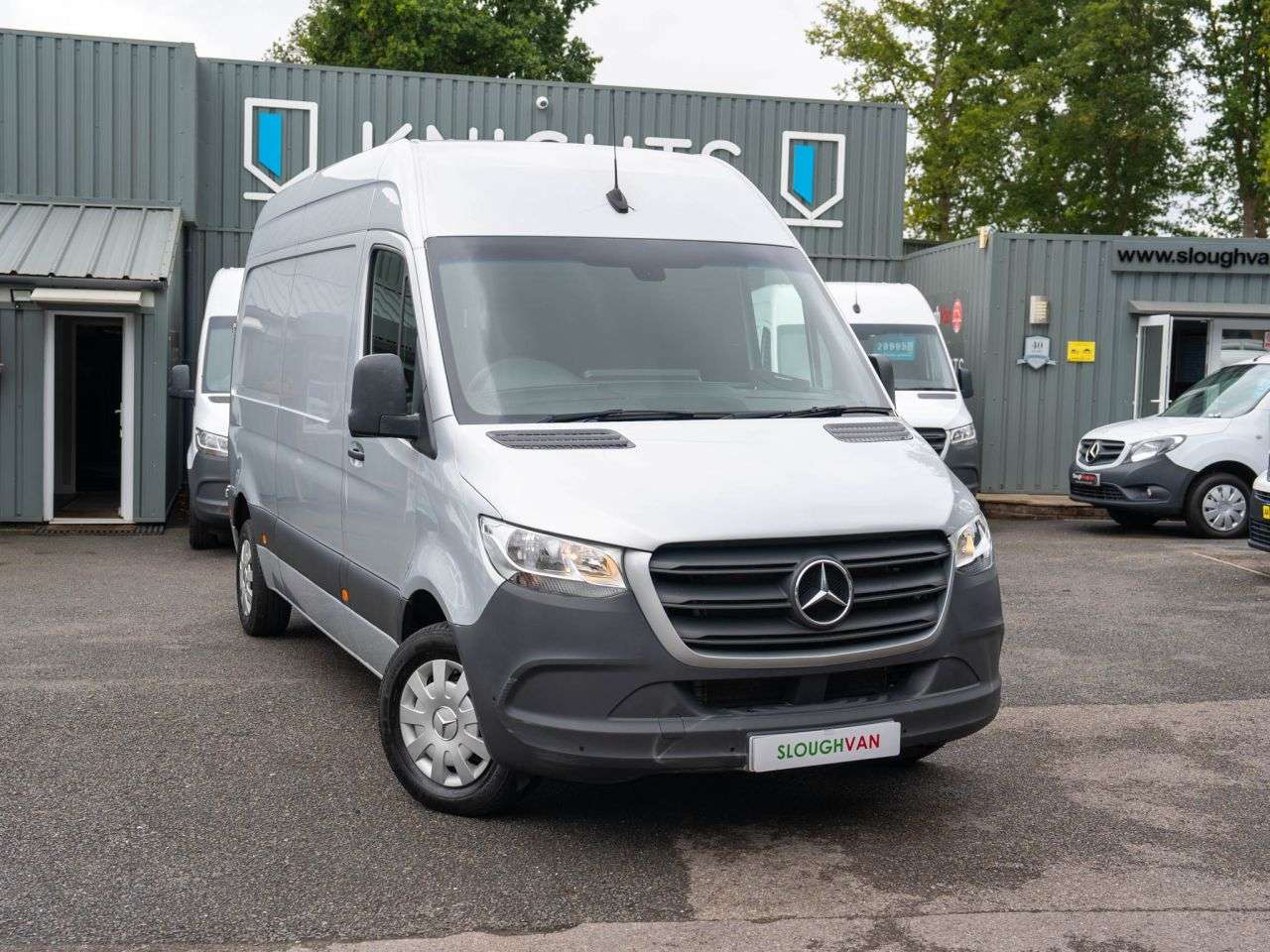 A 2023 MERCEDES-BENZ SPRINTER 2.0 315 CDI Premium Panel Van 5dr Diesel G-Tronic FWD L2 H2 Euro 6 (s/s) (1 A 2023 MERCEDES-BENZ SPRINTER 2.0 315 CDI Premium Panel Van 5dr Diesel G-Tronic FWD L2 H2 Euro 6 (s/s) (1