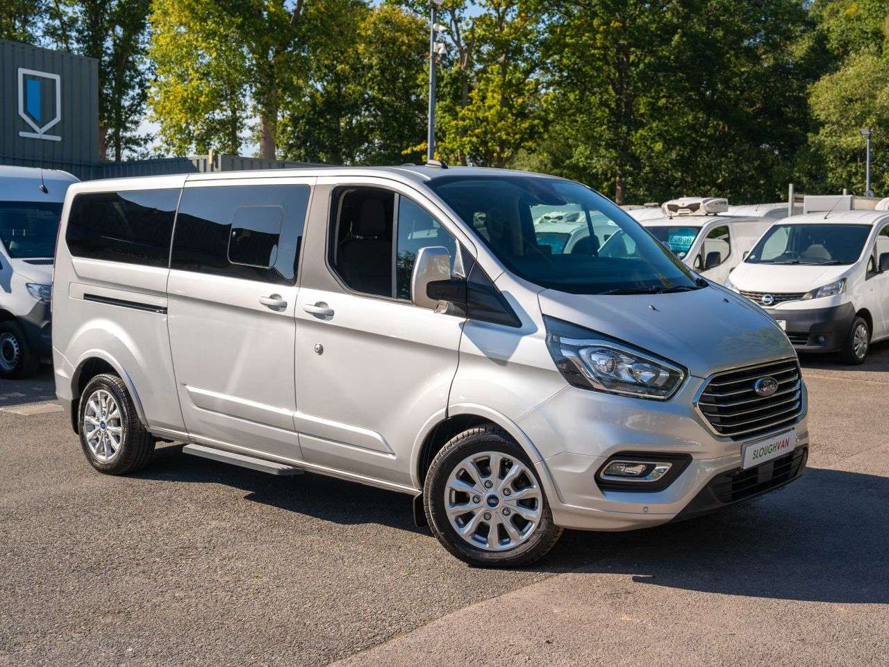 A 2023 FORD TOURNEO CUSTOM 2.0 320 EcoBlue Titanium Minibus Double Cab 5dr Diesel Manual L2 Euro 6 (s/ A 2023 FORD TOURNEO CUSTOM 2.0 320 EcoBlue Titanium Minibus Double Cab 5dr Diesel Manual L2 Euro 6 (s/