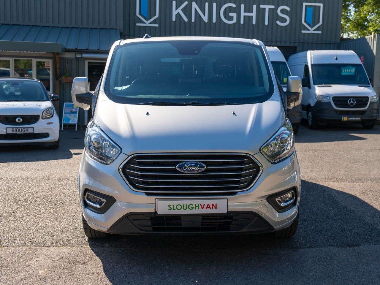 A 2023 FORD TOURNEO CUSTOM 2.0 320 EcoBlue Titanium Minibus Double Cab 5dr Diesel Manual L2 Euro 6 (s/ A 2023 FORD TOURNEO CUSTOM 2.0 320 EcoBlue Titanium Minibus Double Cab 5dr Diesel Manual L2 Euro 6 (s/