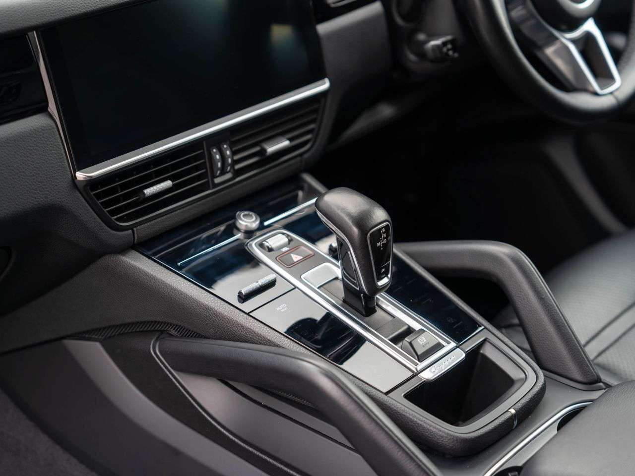 2019 PORSCHE CAYENNE 2019 PORSCHE CAYENNE