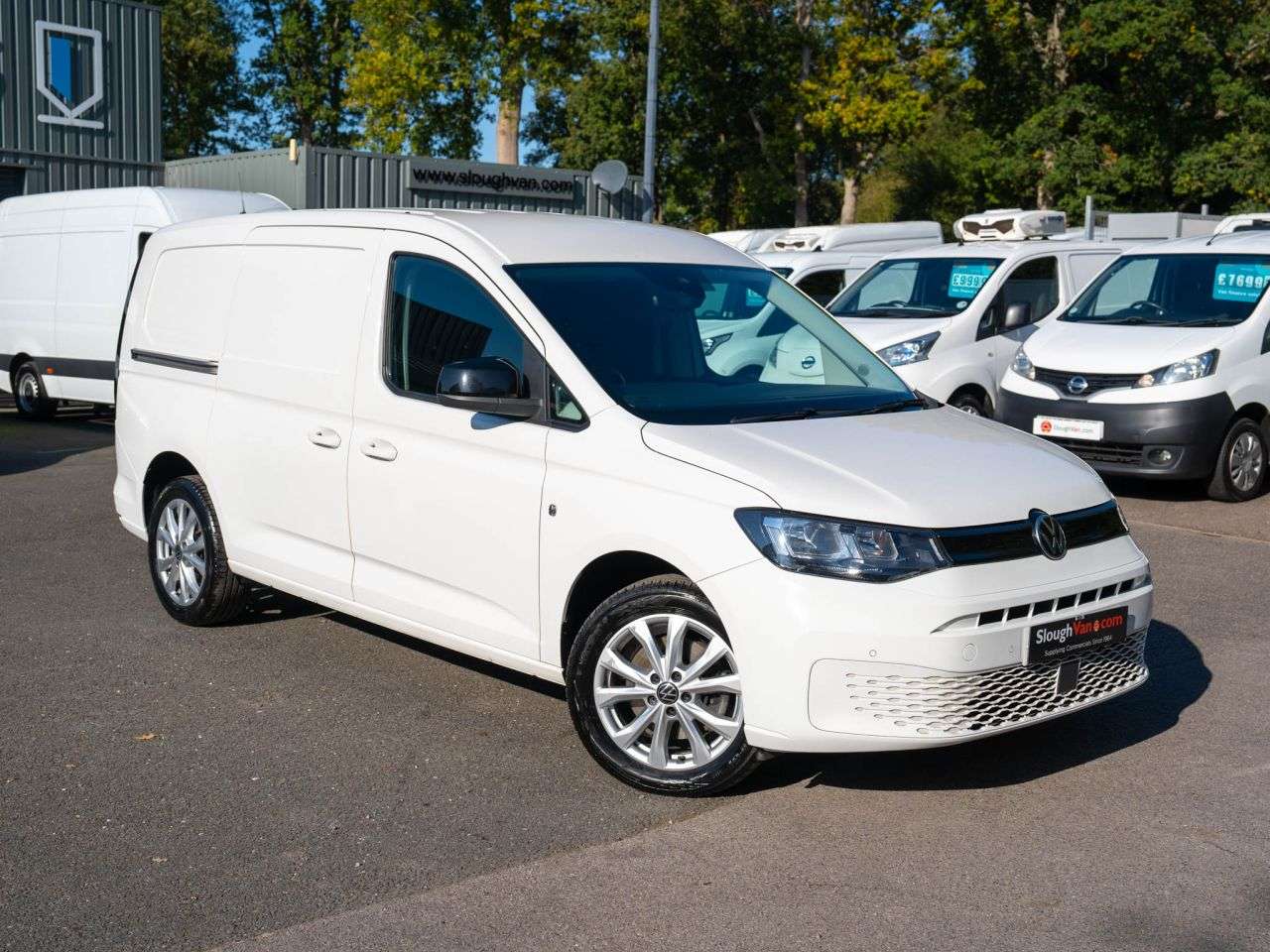 A 2021 VOLKSWAGEN CADDY MAXI 2.0 TDI C20 Commerce Pro Panel Van 6dr Diesel DSG LWB Euro 6 (s/s) (122 ps) A 2021 VOLKSWAGEN CADDY MAXI 2.0 TDI C20 Commerce Pro Panel Van 6dr Diesel DSG LWB Euro 6 (s/s) (122 ps)