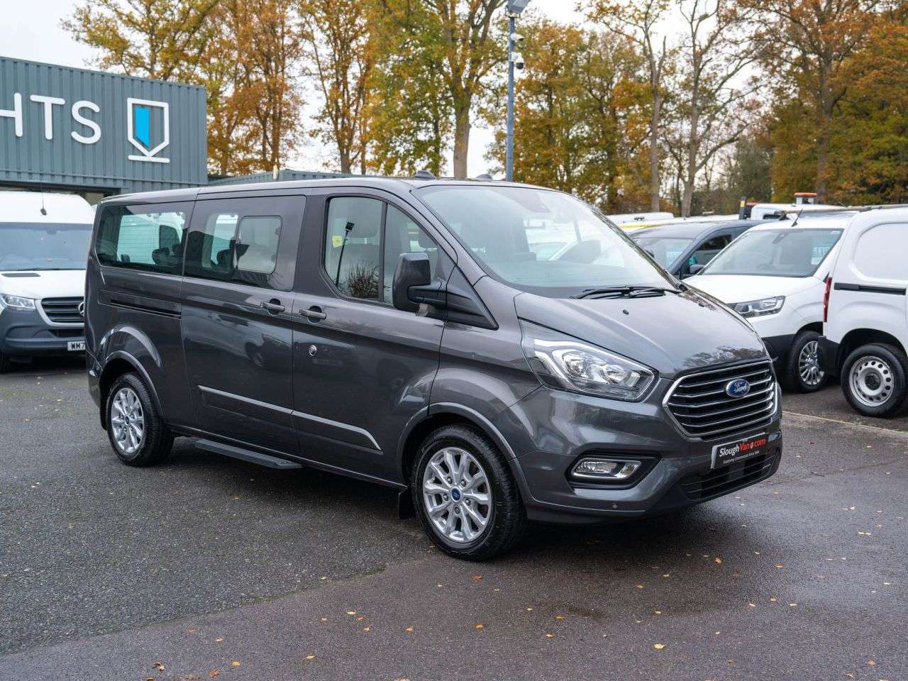 A 2022 FORD TOURNEO CUSTOM 2.0 320 EcoBlue Titanium Minibus Double Cab 5dr Diesel Auto L2 Euro 6 (s/s) A 2022 FORD TOURNEO CUSTOM 2.0 320 EcoBlue Titanium Minibus Double Cab 5dr Diesel Auto L2 Euro 6 (s/s)