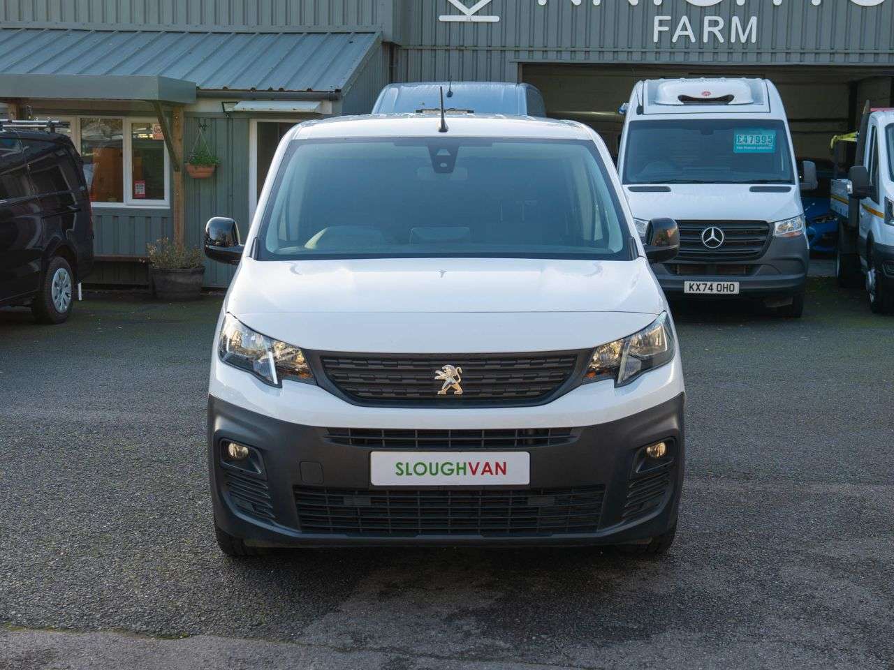 A 2022 PEUGEOT PARTNER 1.5 BlueHDi 850 Professional Long Crew Van Double Cab 6dr Diesel Manual LWB A 2022 PEUGEOT PARTNER 1.5 BlueHDi 850 Professional Long Crew Van Double Cab 6dr Diesel Manual LWB