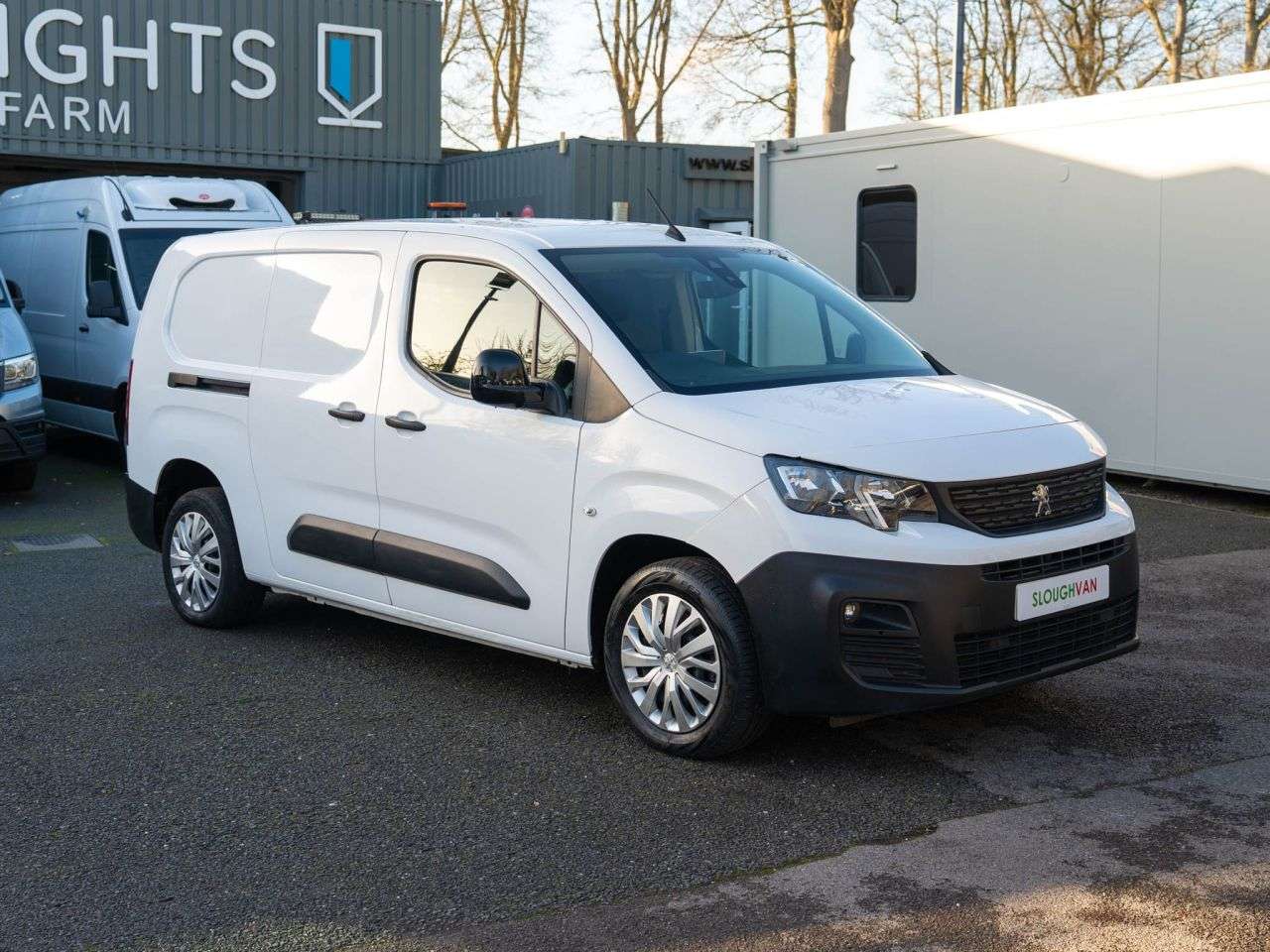 A 2022 PEUGEOT PARTNER 1.5 BlueHDi 850 Professional Long Crew Van Double Cab 6dr Diesel Manual LWB A 2022 PEUGEOT PARTNER 1.5 BlueHDi 850 Professional Long Crew Van Double Cab 6dr Diesel Manual LWB