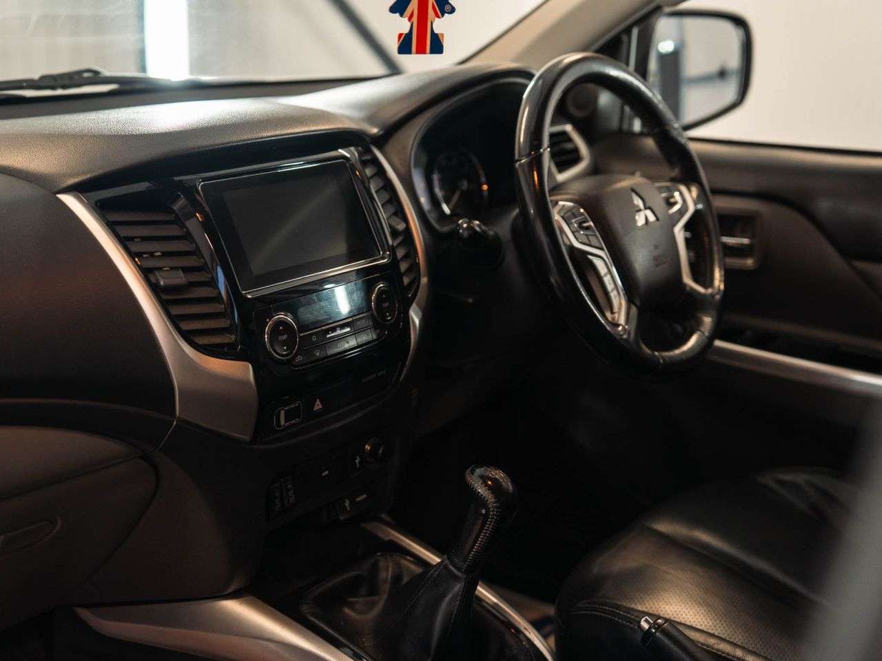 A 2019 MITSUBISHI L200 2.4 DI-D DC Warrior Pickup Double Cab 4dr Diesel Manual 4WD Euro 6 (178 ps) A 2019 MITSUBISHI L200 2.4 DI-D DC Warrior Pickup Double Cab 4dr Diesel Manual 4WD Euro 6 (178 ps)