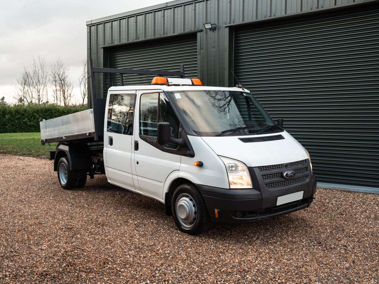 A 2014 FORD TRANSIT 2.2 TDCi 350 Chassis Cab 4dr Diesel Manual RWD L3 (DRW) (229 g/km, 98 bhp) A 2014 FORD TRANSIT 2.2 TDCi 350 Chassis Cab 4dr Diesel Manual RWD L3 (DRW) (229 g/km, 98 bhp)